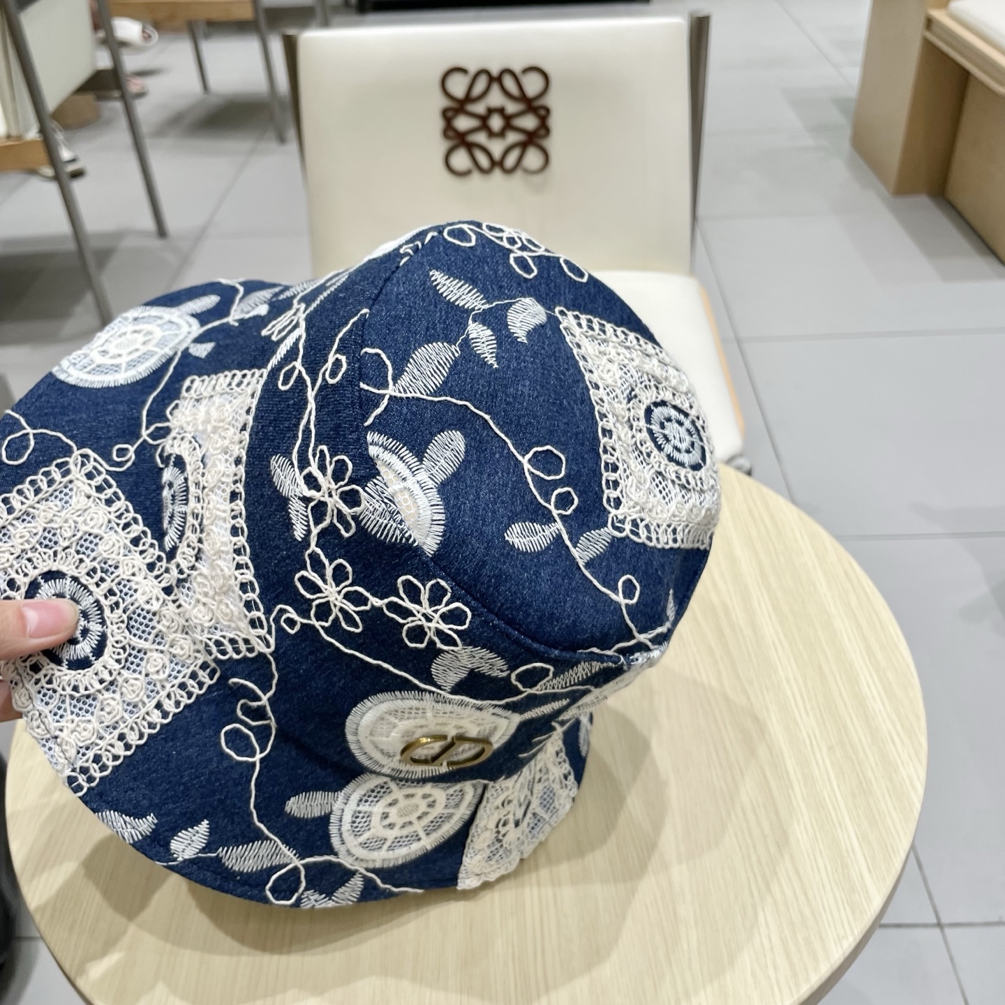  dior迪奥潮流渔夫帽女秋款新款绣花小沿显瘦韩版酷炫青年街头男女帽子