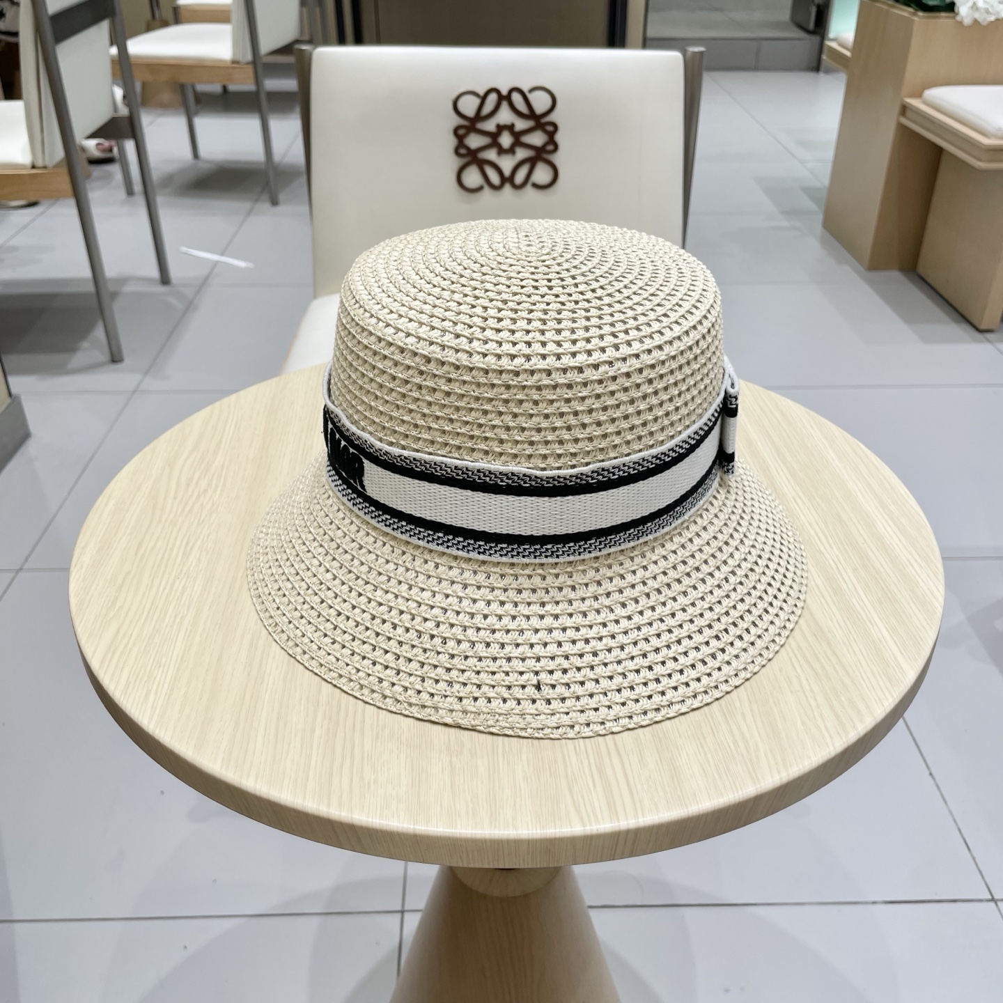  Dior迪奥2025水桶草帽，一顶超级有品位的草帽了~出街首选！帽型超美腻颜色妥妥，