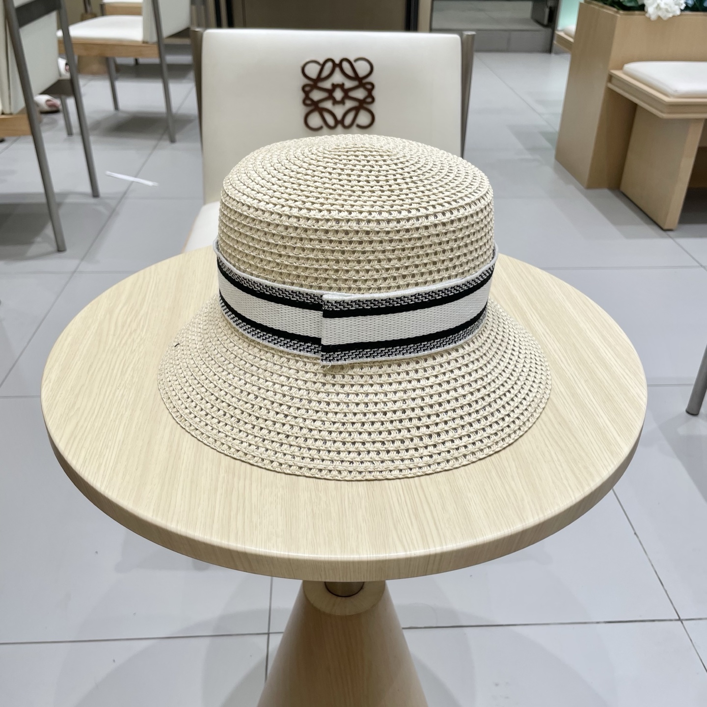  Dior迪奥2025水桶草帽，一顶超级有品位的草帽了~出街首选！帽型超美腻颜色妥妥，