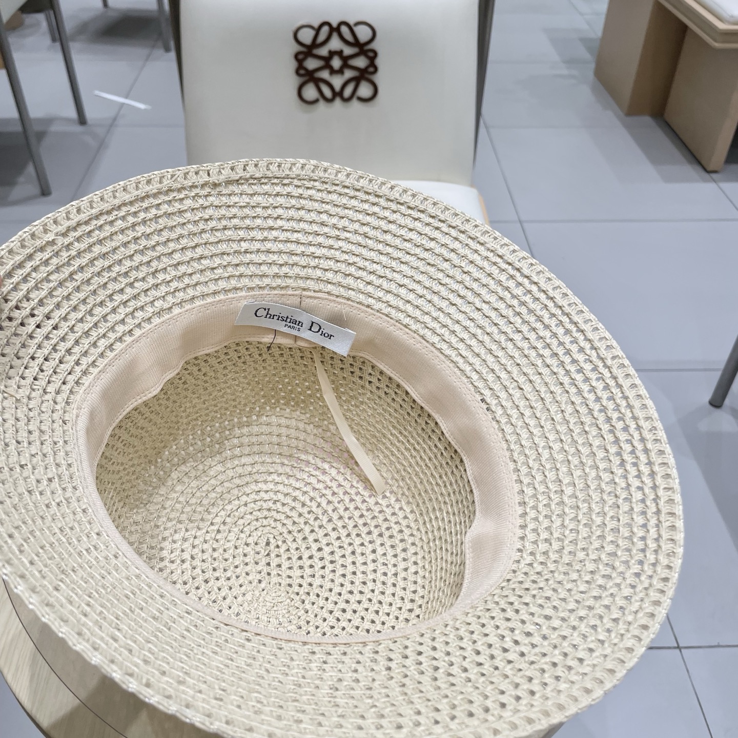  Dior迪奥2025水桶草帽，一顶超级有品位的草帽了~出街首选！帽型超美腻颜色妥妥，