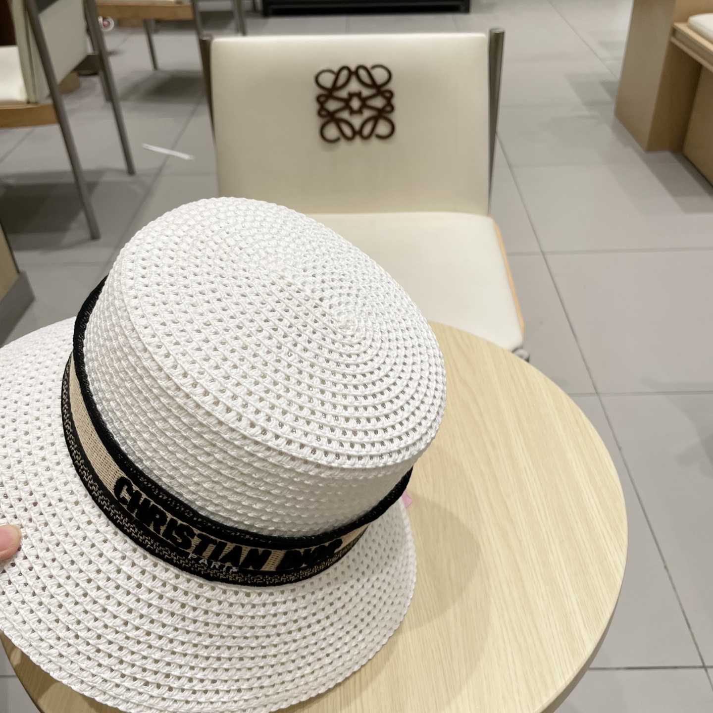  Dior迪奥2025水桶草帽，一顶超级有品位的草帽了~出街首选！帽型超美腻颜色妥妥，