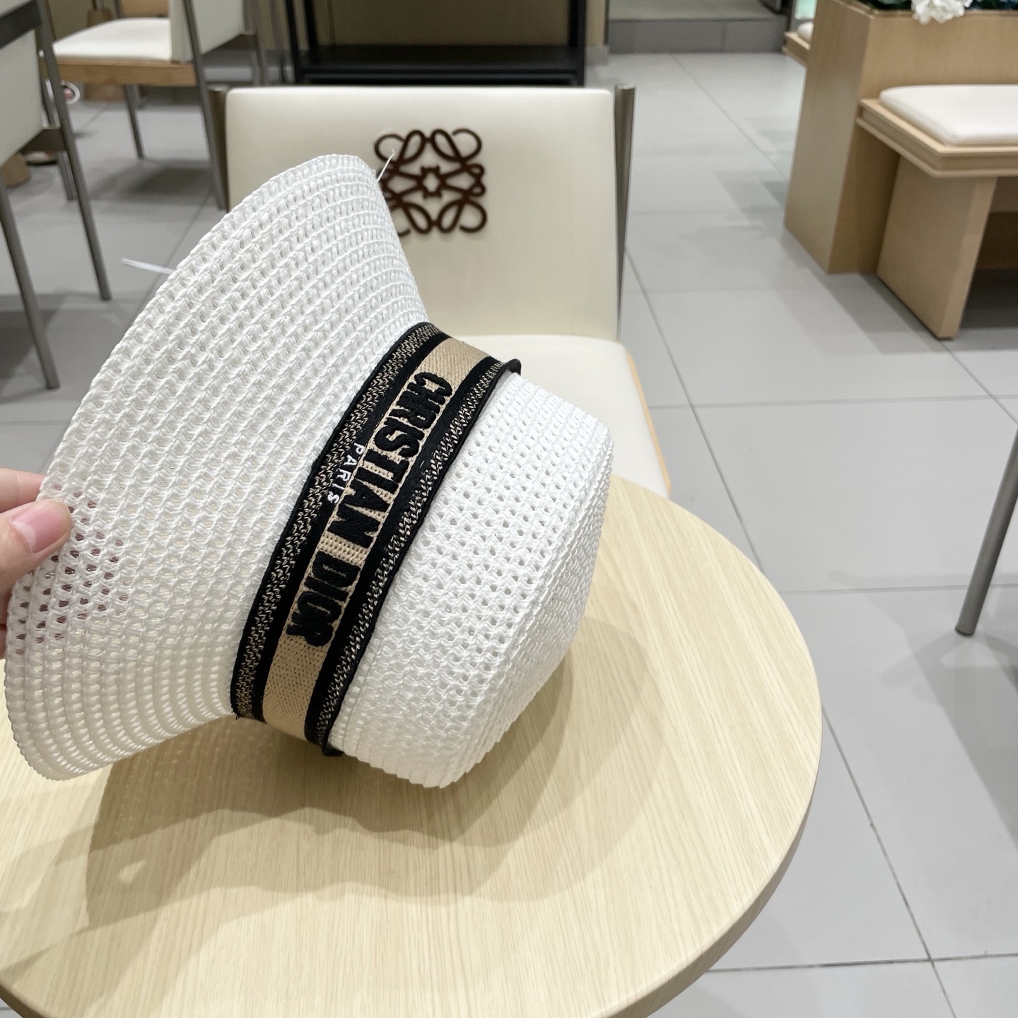  Dior迪奥2025水桶草帽，一顶超级有品位的草帽了~出街首选！帽型超美腻颜色妥妥，