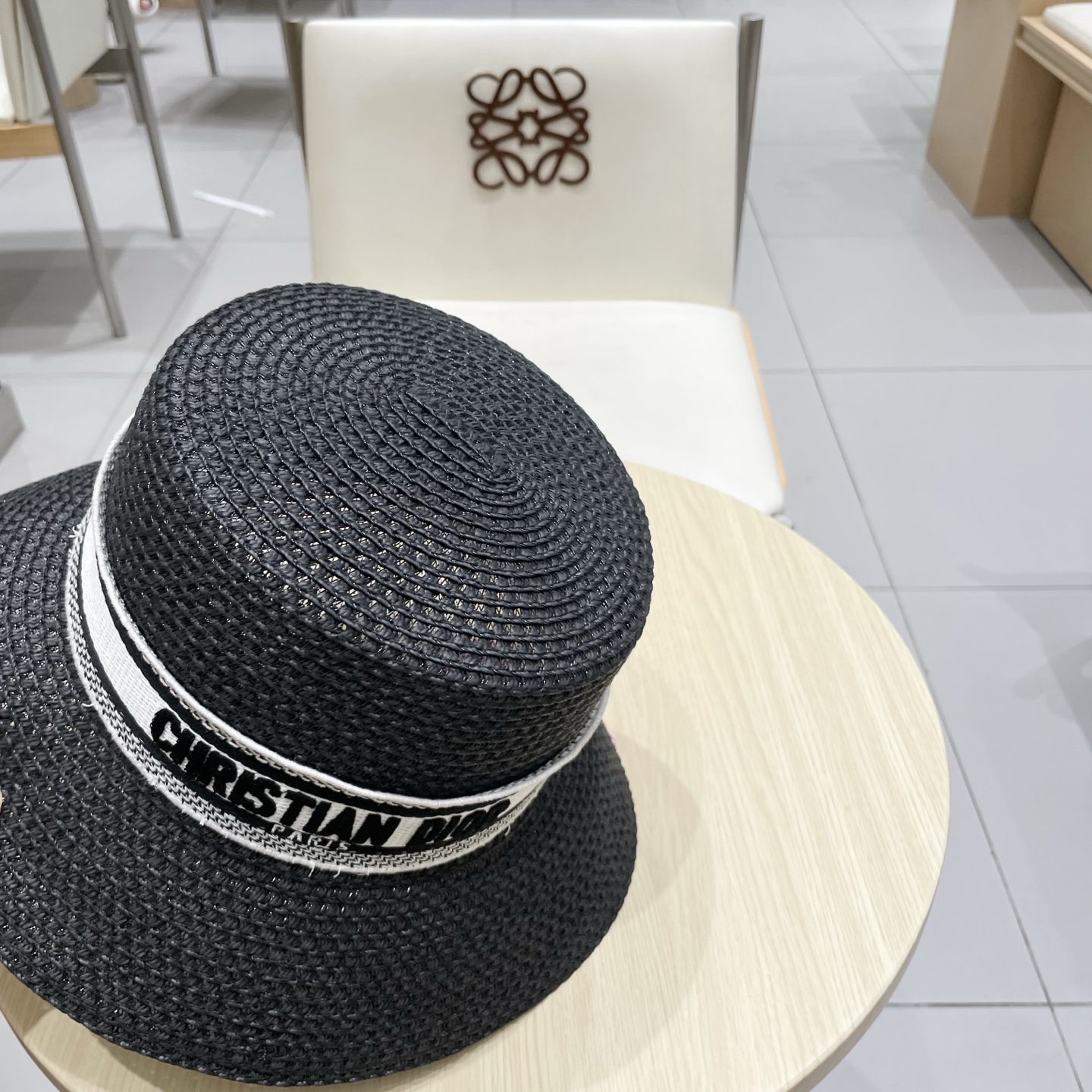  Dior迪奥2025水桶草帽，一顶超级有品位的草帽了~出街首选！帽型超美腻颜色妥妥，