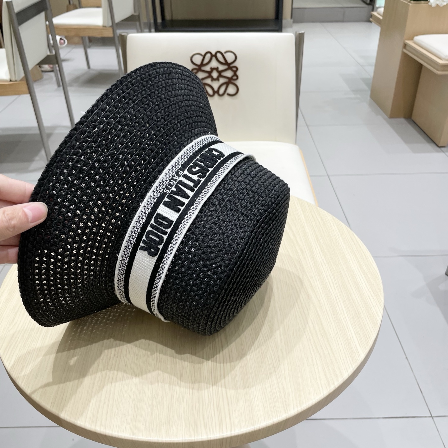  Dior迪奥2025水桶草帽，一顶超级有品位的草帽了~出街首选！帽型超美腻颜色妥妥，