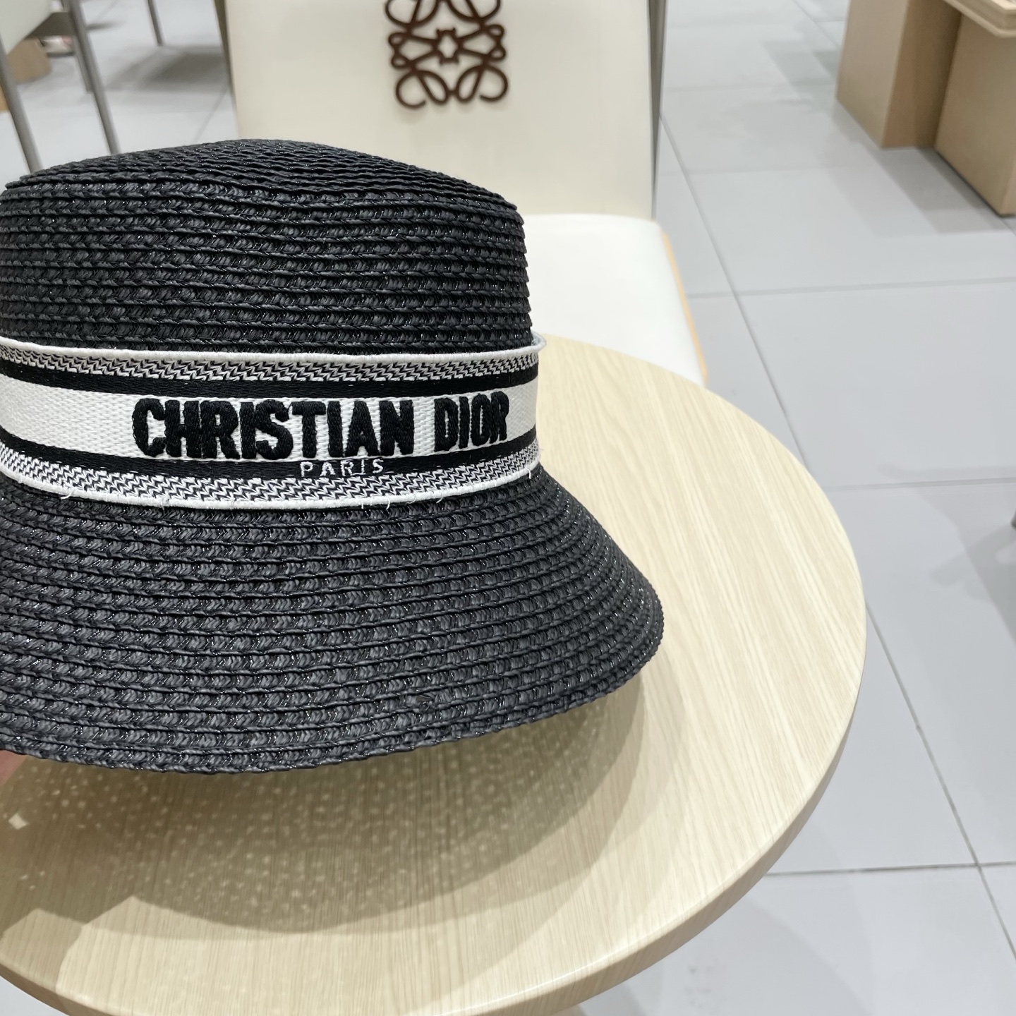  Dior迪奥2025水桶草帽，一顶超级有品位的草帽了~出街首选！帽型超美腻颜色妥妥，