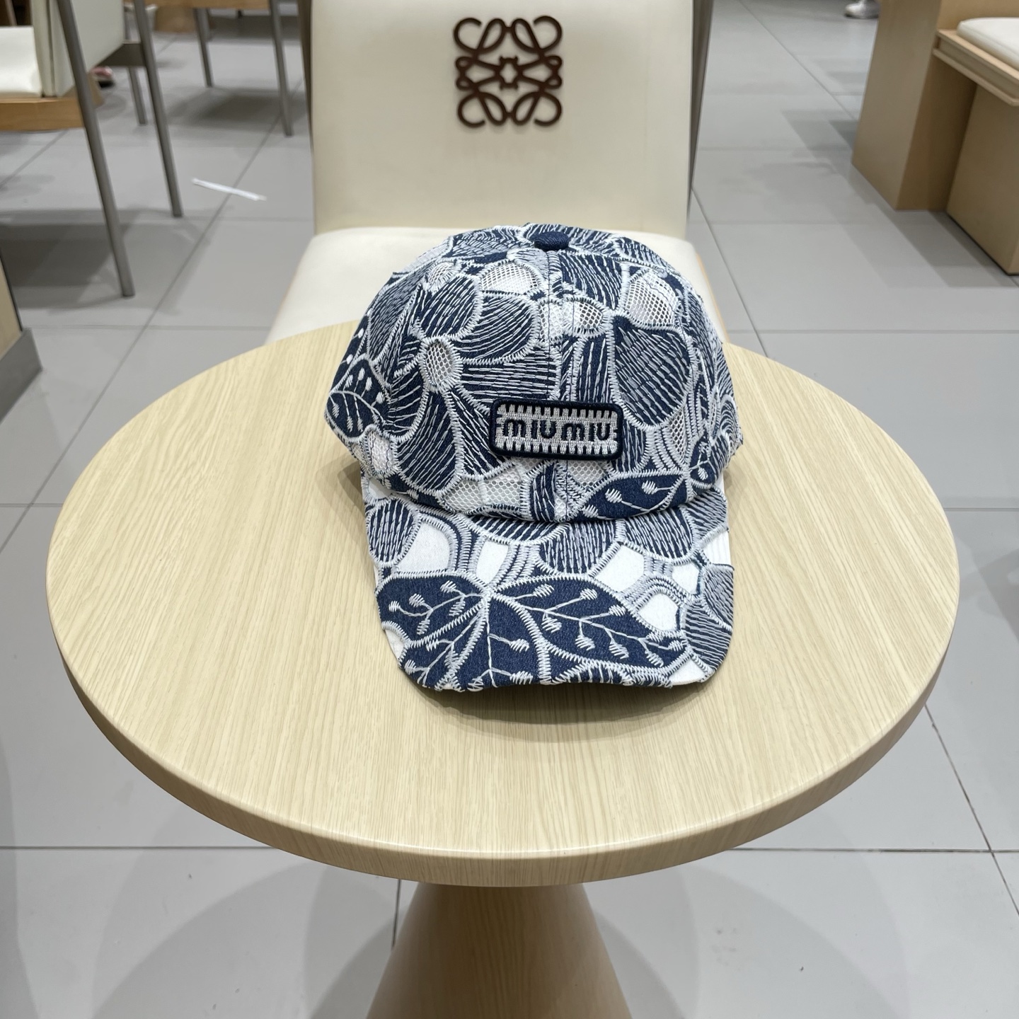  miumiu缪缪 简约棒球帽
当下爆热的色系-街头感十足！
潮流百搭，小红书种草，毒药
Get上你们的