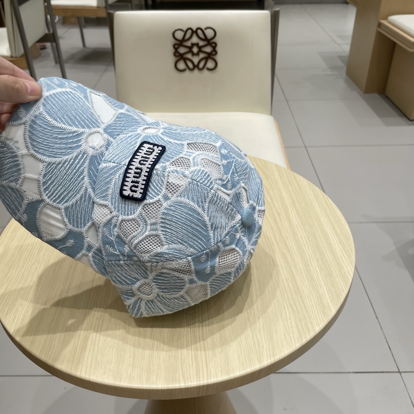  miumiu缪缪 简约棒球帽
当下爆热的色系-街头感十足！
潮流百搭，小红书种草，毒药
Get上你们的