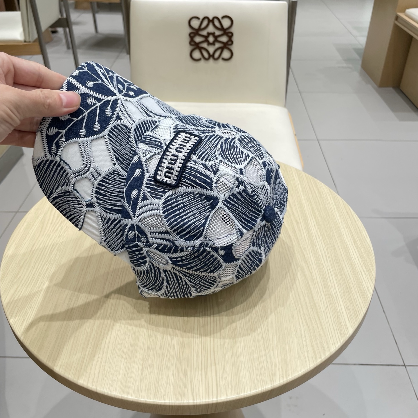  miumiu缪缪 简约棒球帽
当下爆热的色系-街头感十足！
潮流百搭，小红书种草，毒药
Get上你们的