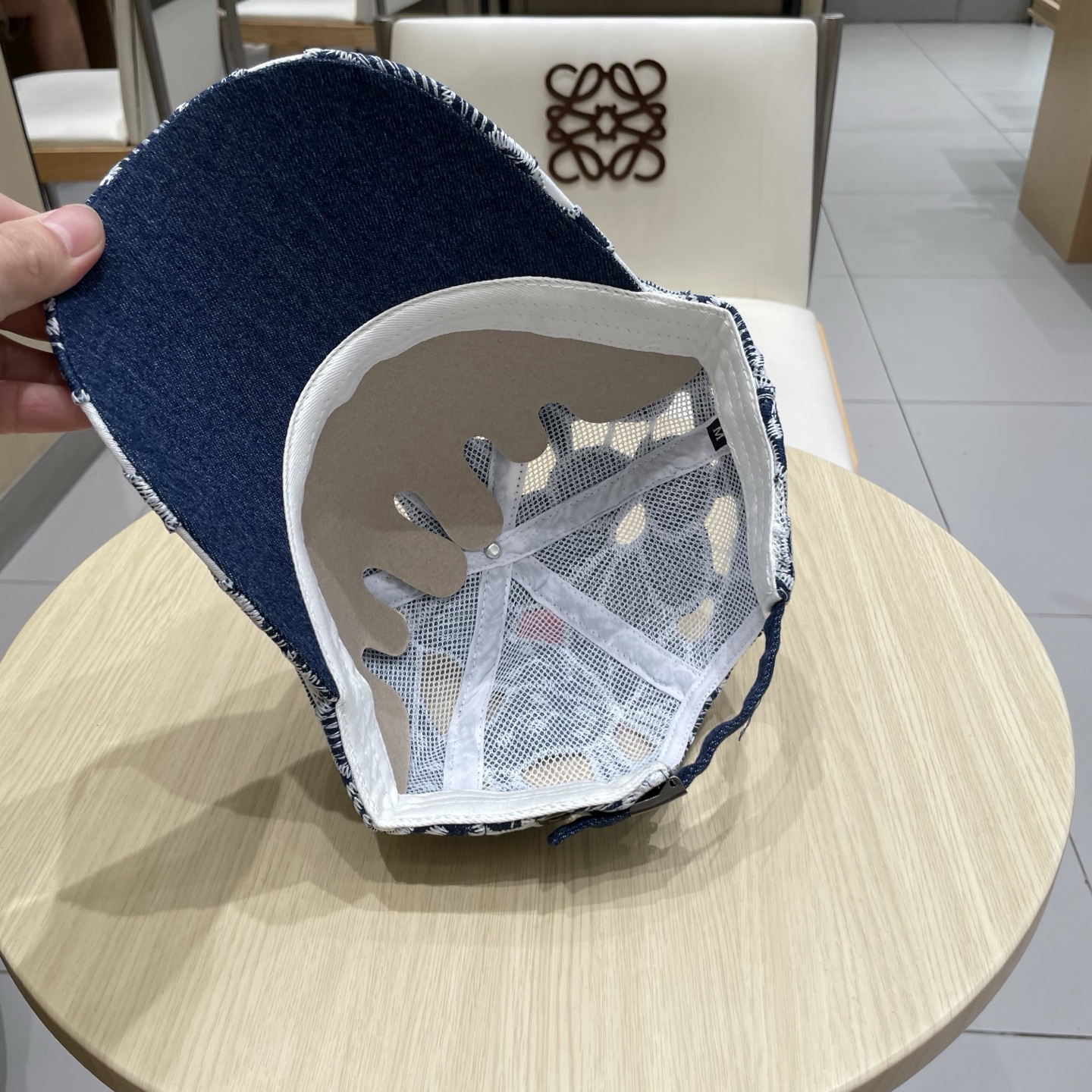  miumiu缪缪 简约棒球帽
当下爆热的色系-街头感十足！
潮流百搭，小红书种草，毒药
Get上你们的