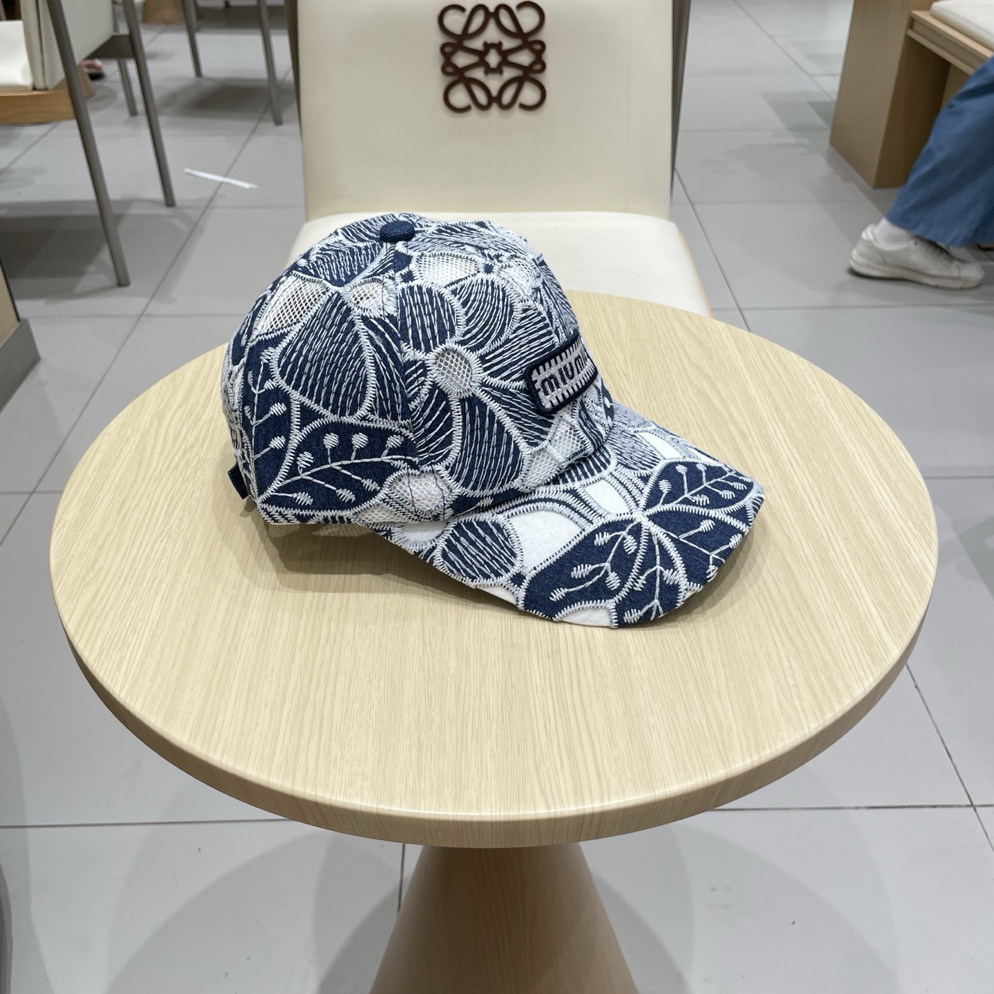  miumiu缪缪 简约棒球帽
当下爆热的色系-街头感十足！
潮流百搭，小红书种草，毒药
Get上你们的