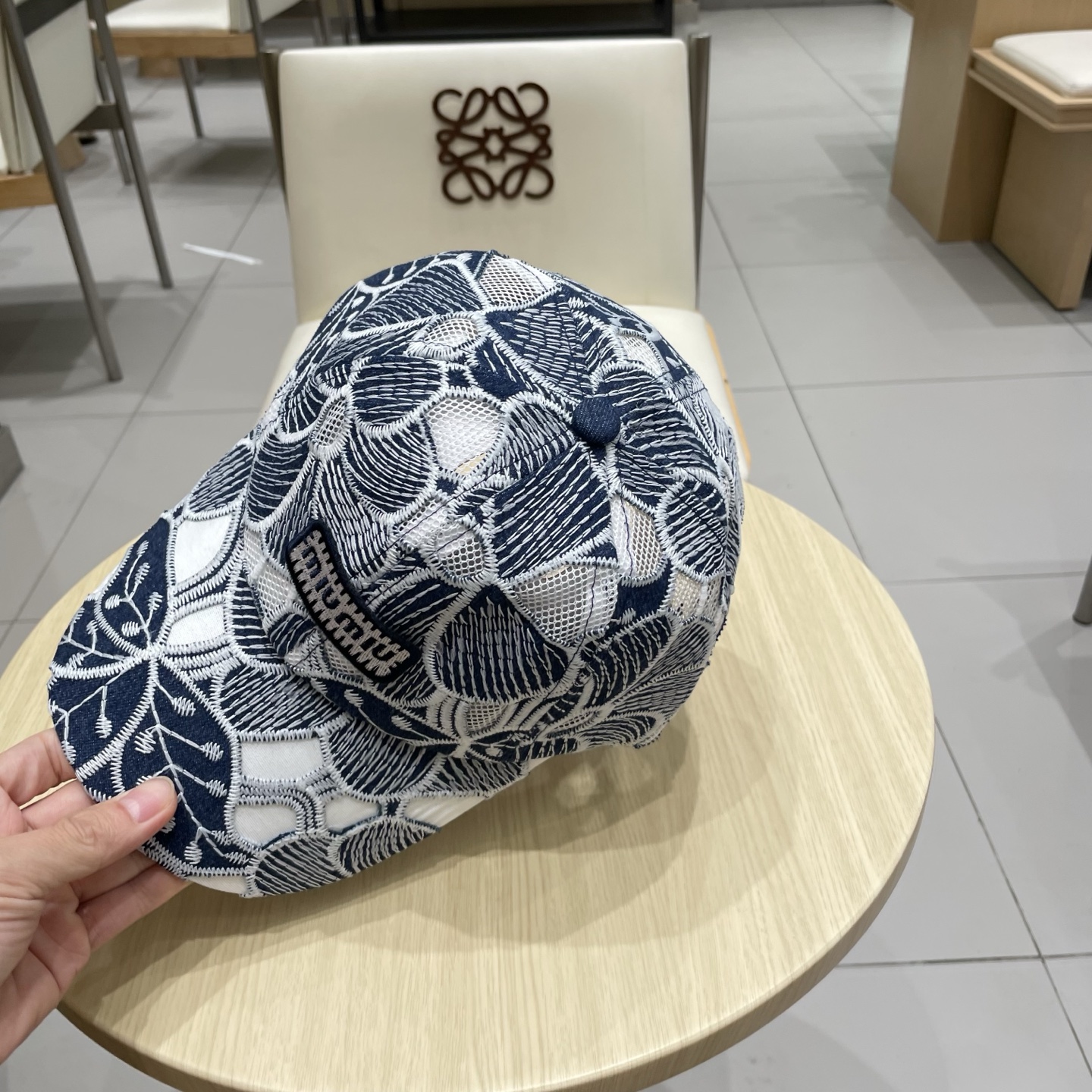  miumiu缪缪 简约棒球帽
当下爆热的色系-街头感十足！
潮流百搭，小红书种草，毒药
Get上你们的