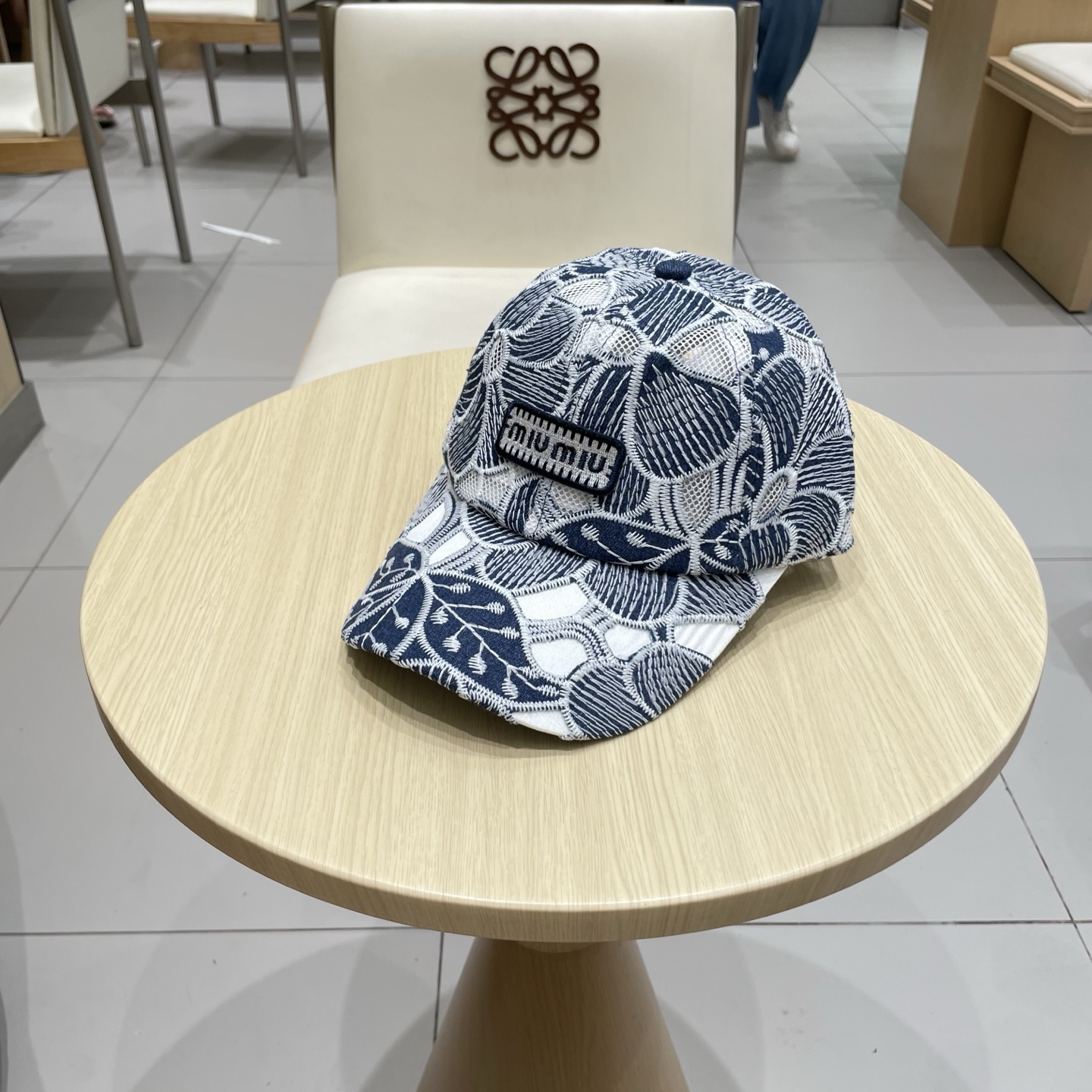  miumiu缪缪 简约棒球帽
当下爆热的色系-街头感十足！
潮流百搭，小红书种草，毒药
Get上你们的