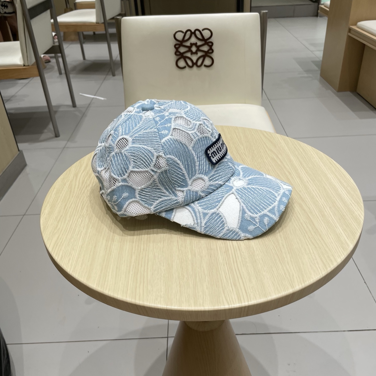  miumiu缪缪 简约棒球帽
当下爆热的色系-街头感十足！
潮流百搭，小红书种草，毒药
Get上你们的