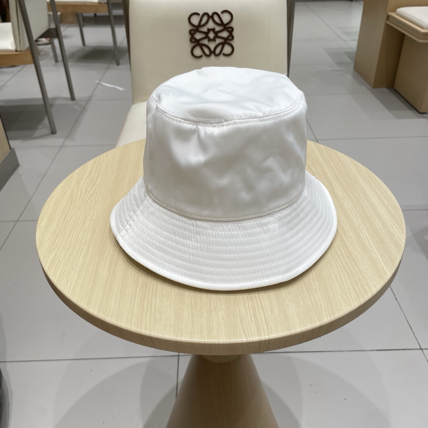  PRADA普拉达官网新款遮阳渔夫帽、防紫外线布帽，可折叠头围57cm