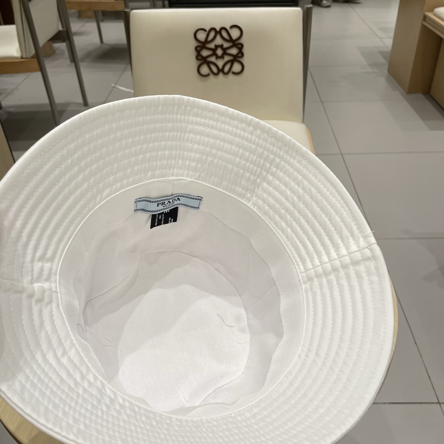  PRADA普拉达官网新款遮阳渔夫帽、防紫外线布帽，可折叠头围57cm