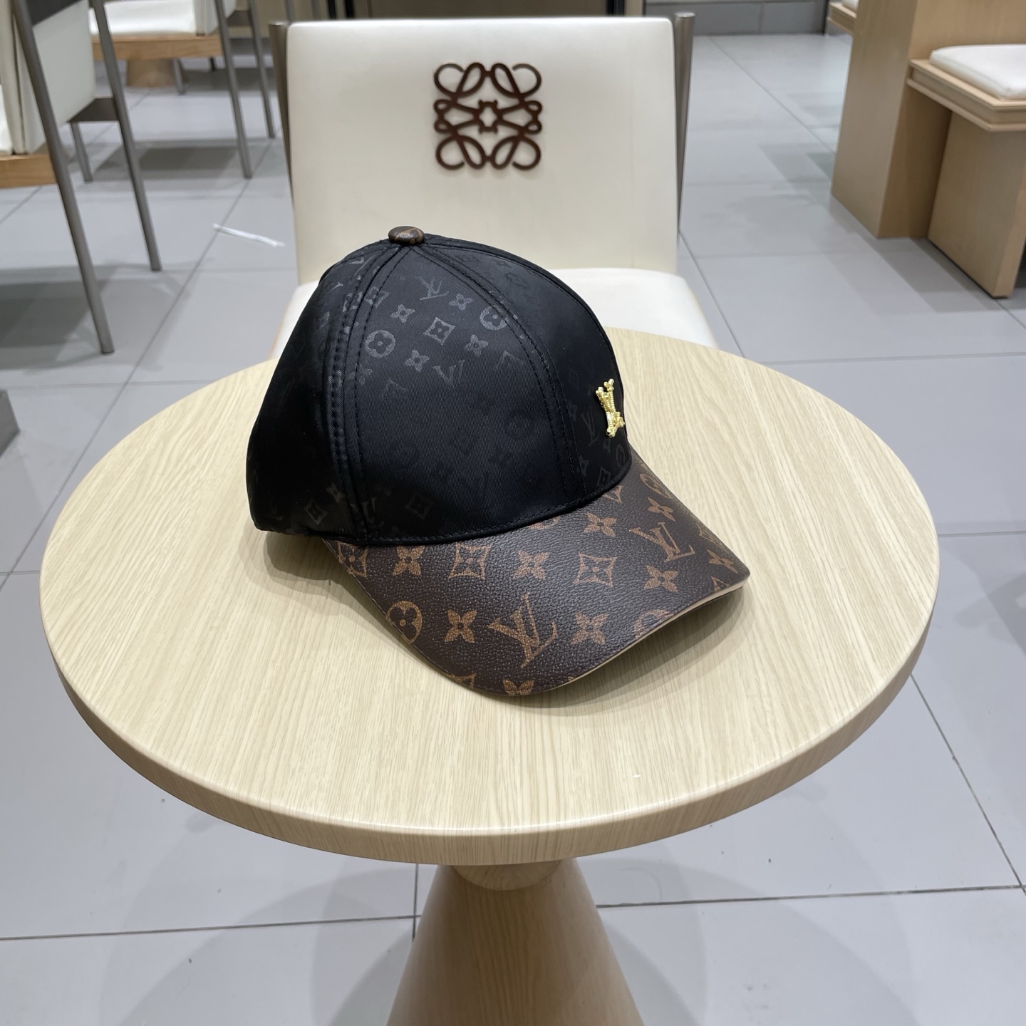  🧢路易威登lv棒球帽 LouisVuitton😍新款重工打造♥️高端大气，百搭款🤗男女通用！