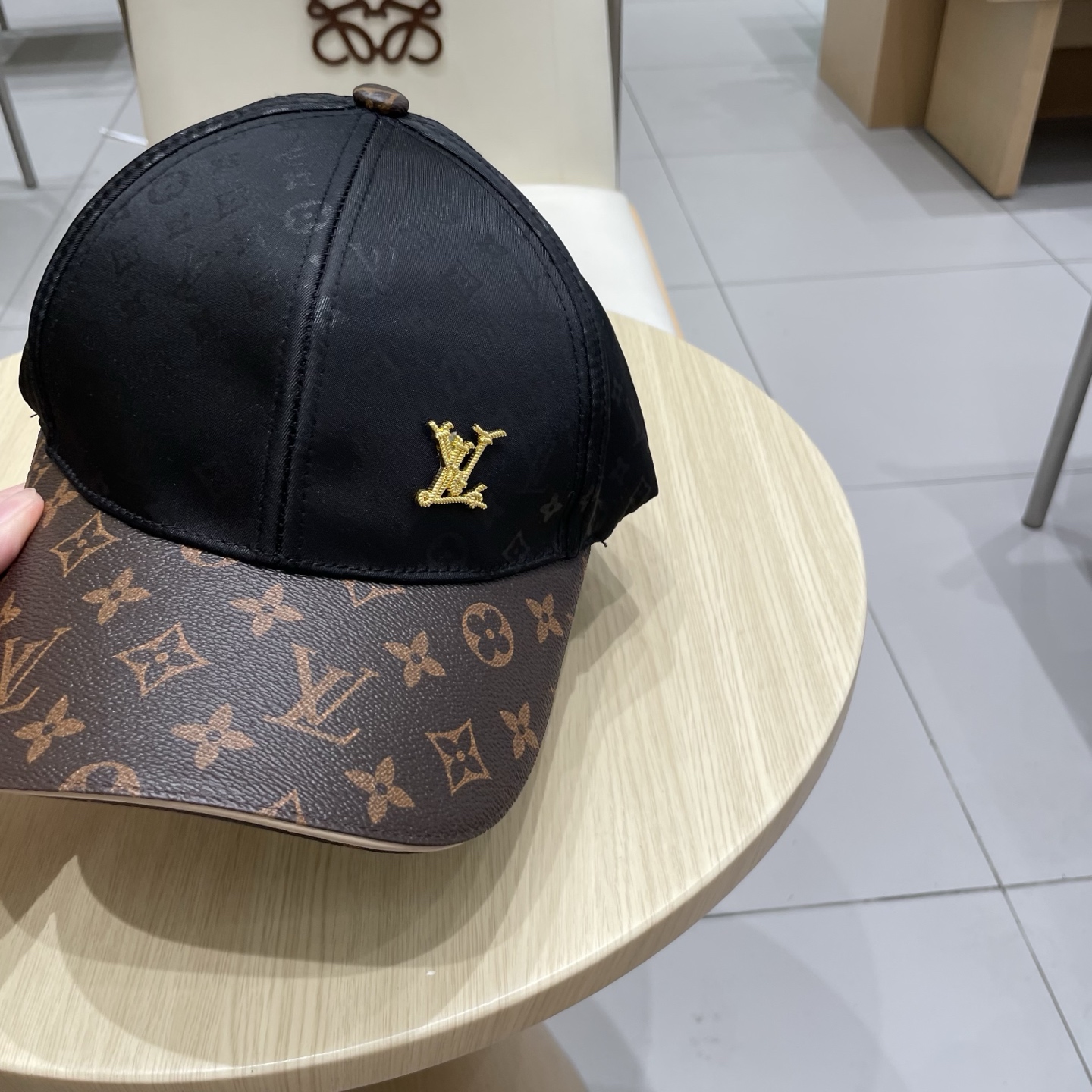  🧢路易威登lv棒球帽 LouisVuitton😍新款重工打造♥️高端大气，百搭款🤗男女通用！