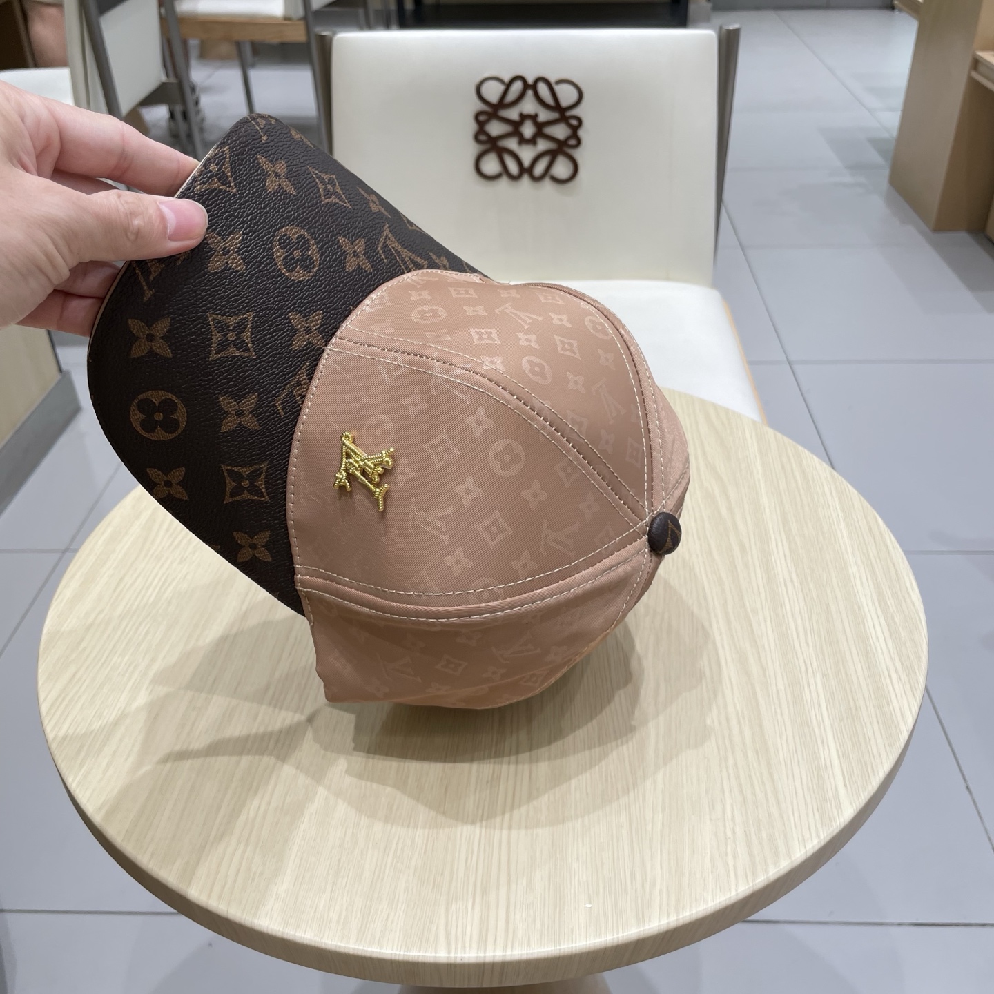  🧢路易威登lv棒球帽 LouisVuitton😍新款重工打造♥️高端大气，百搭款🤗男女通用！