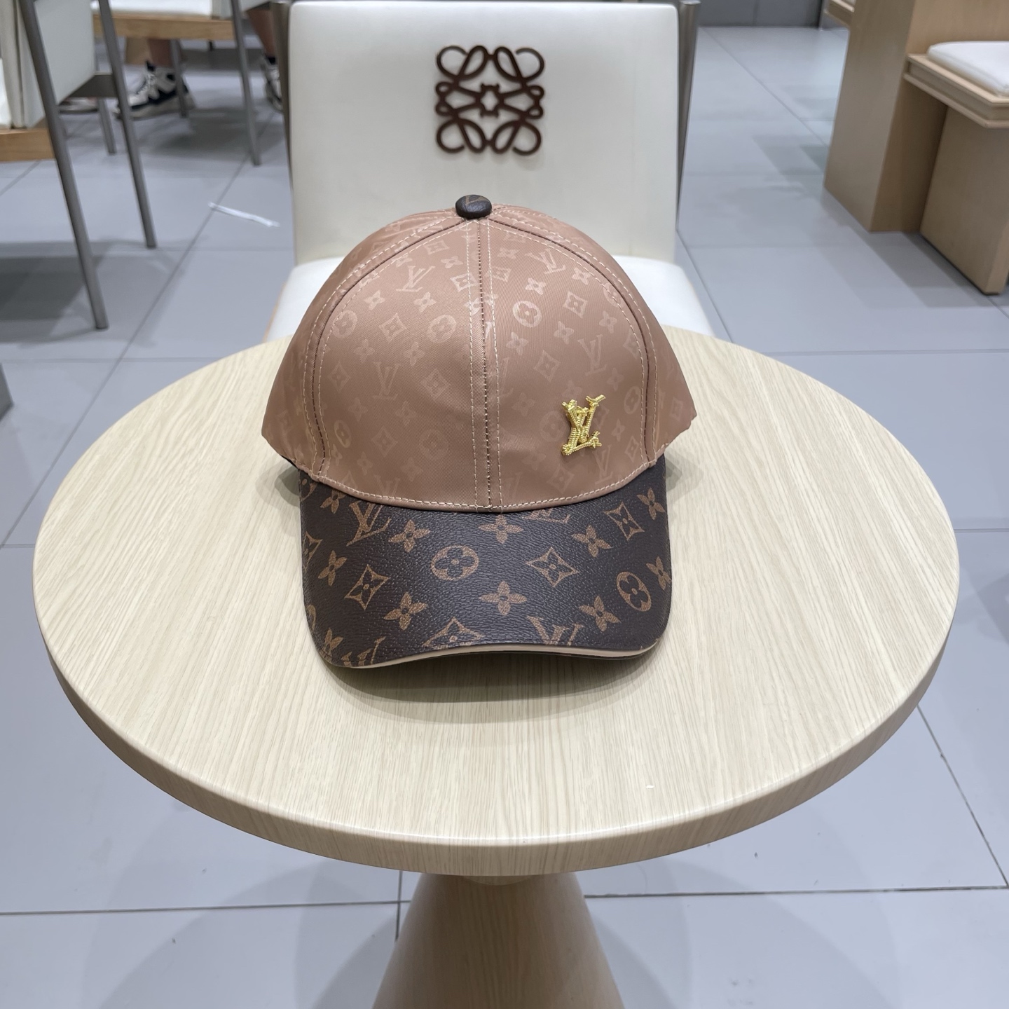  🧢路易威登lv棒球帽 LouisVuitton😍新款重工打造♥️高端大气，百搭款🤗男女通用！