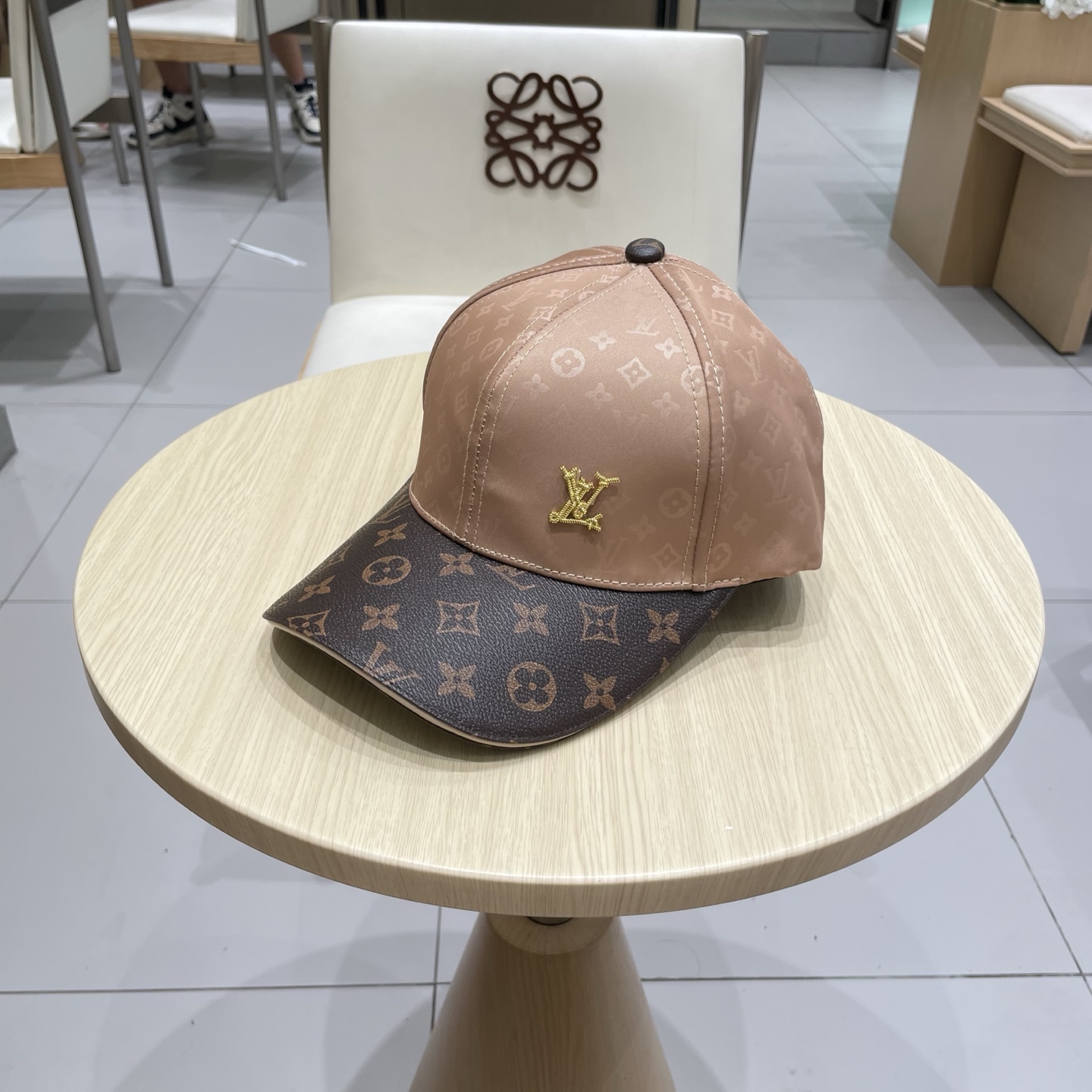  🧢路易威登lv棒球帽 LouisVuitton😍新款重工打造♥️高端大气，百搭款🤗男女通用！