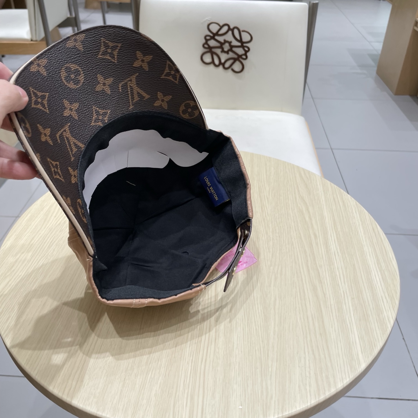  🧢路易威登lv棒球帽 LouisVuitton😍新款重工打造♥️高端大气，百搭款🤗男女通用！