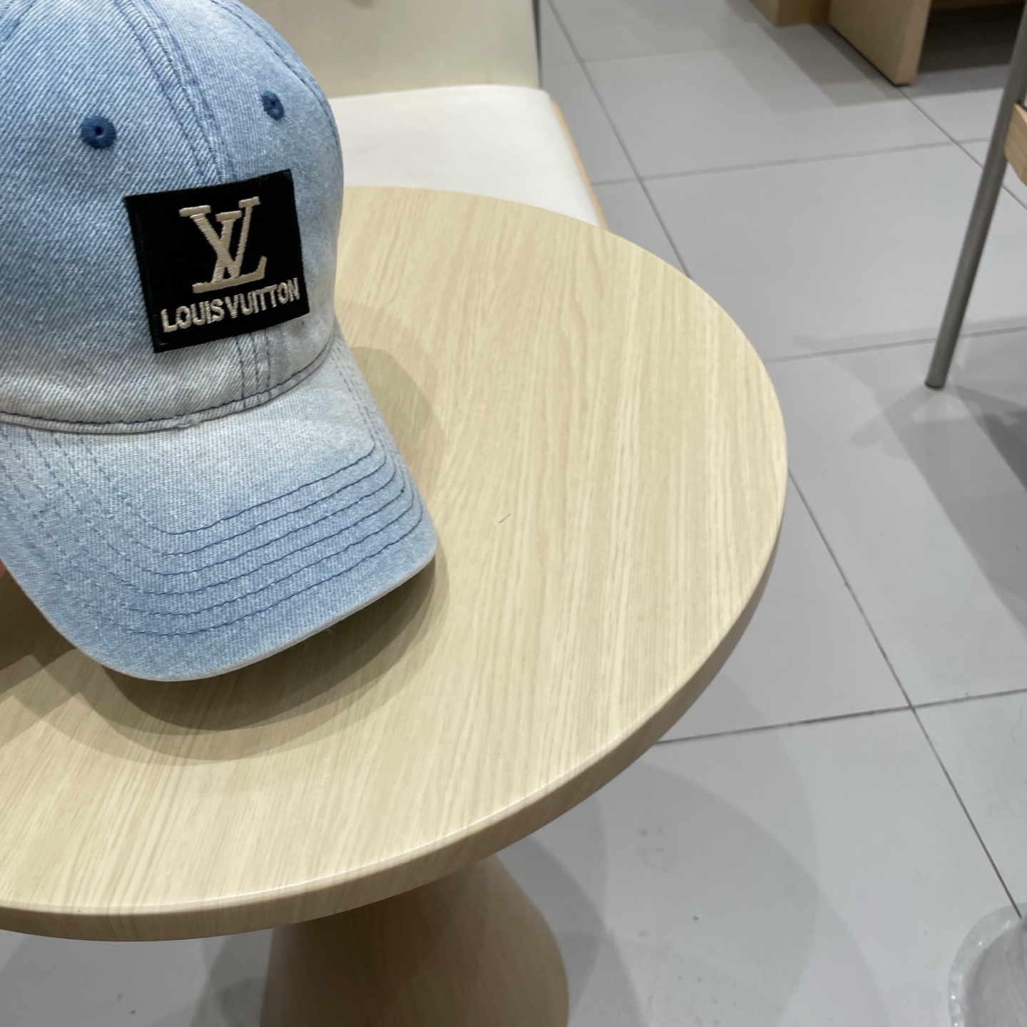  LV路易威登官网同步高版本 新款牛仔棒球帽🧢
火爆技术升级，洗水牛仔风街头风十足
更符合现在时尚小哥哥
