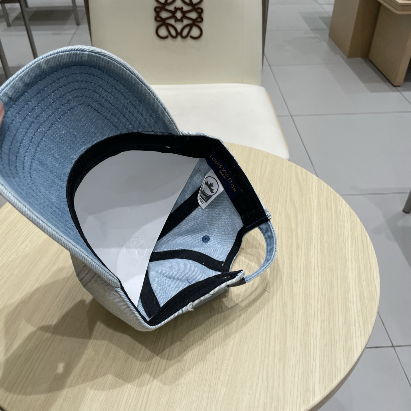  LV路易威登官网同步高版本 新款牛仔棒球帽🧢
火爆技术升级，洗水牛仔风街头风十足
更符合现在时尚小哥哥