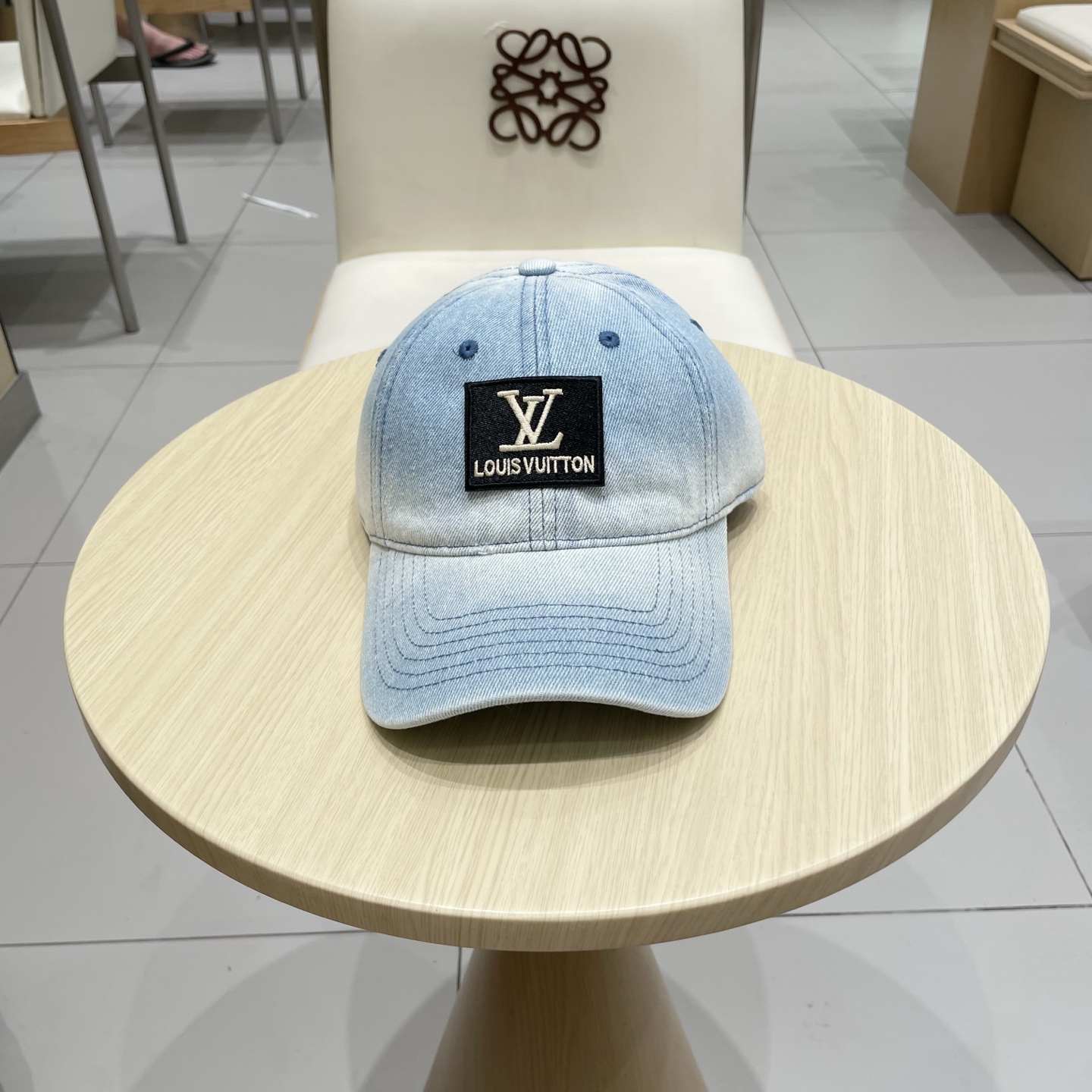  LV路易威登官网同步高版本 新款牛仔棒球帽🧢
火爆技术升级，洗水牛仔风街头风十足
更符合现在时尚小哥哥