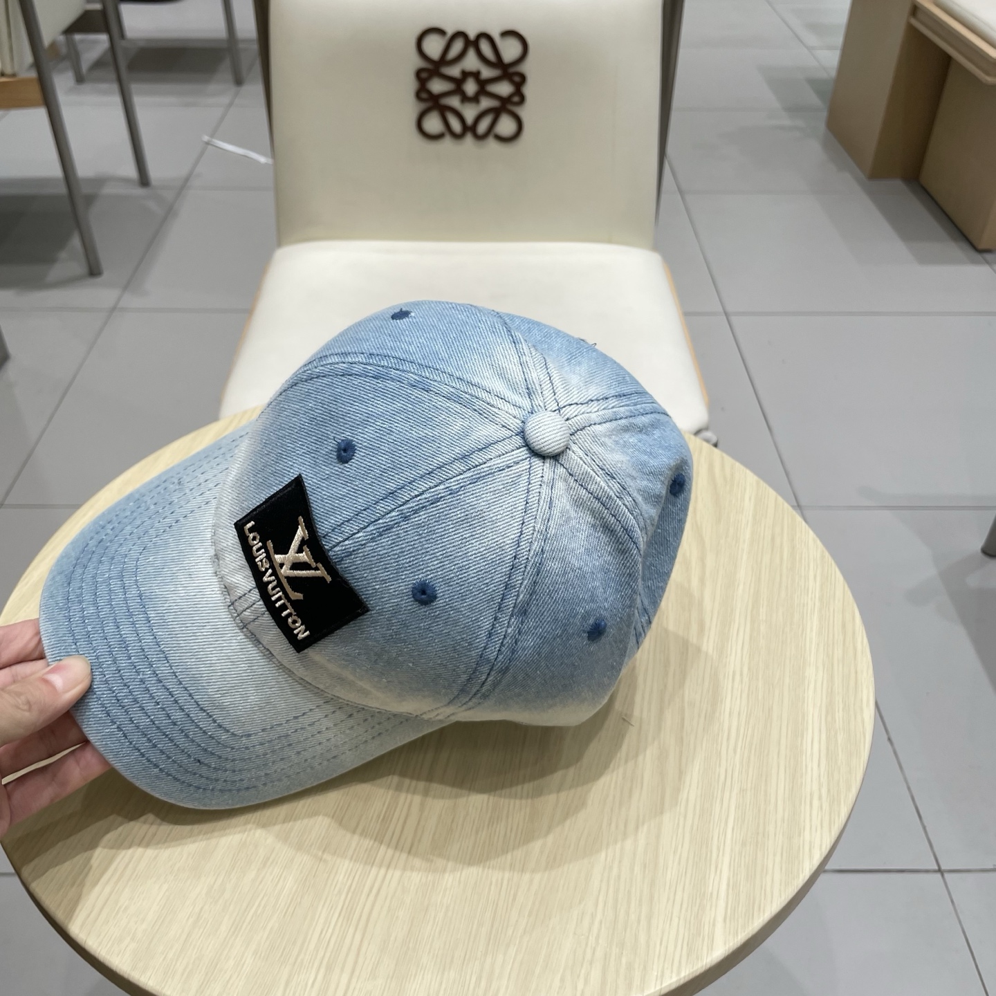  LV路易威登官网同步高版本 新款牛仔棒球帽🧢
火爆技术升级，洗水牛仔风街头风十足
更符合现在时尚小哥哥