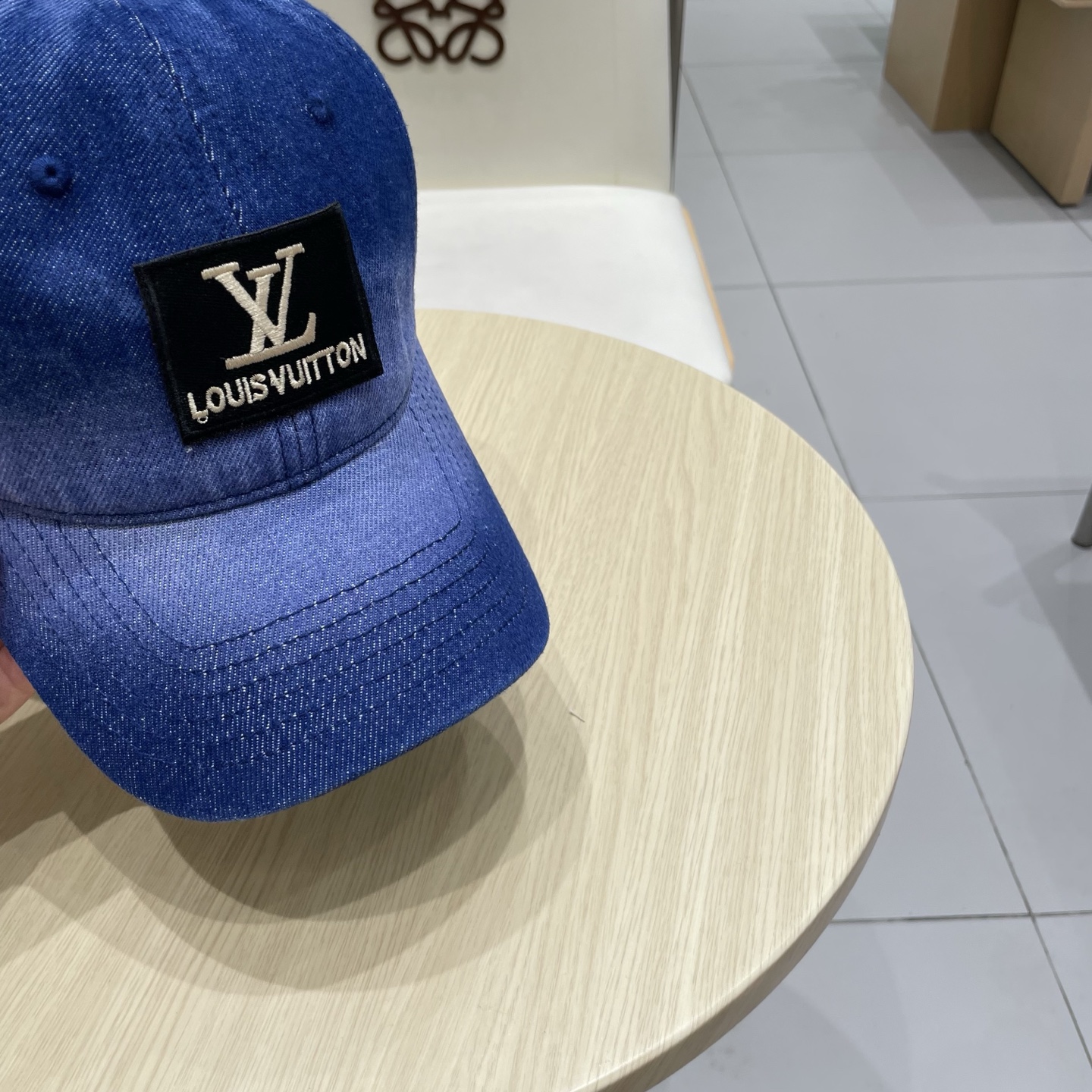  LV路易威登官网同步高版本 新款牛仔棒球帽🧢
火爆技术升级，洗水牛仔风街头风十足
更符合现在时尚小哥哥