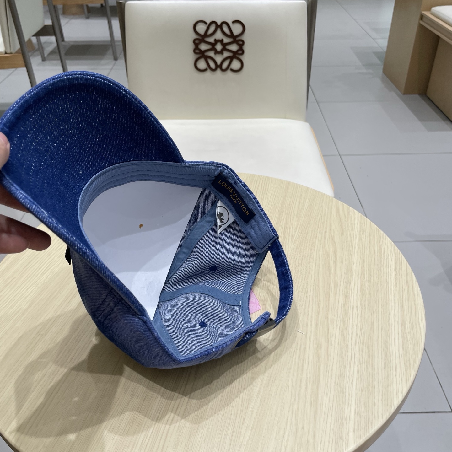  LV路易威登官网同步高版本 新款牛仔棒球帽🧢
火爆技术升级，洗水牛仔风街头风十足
更符合现在时尚小哥哥