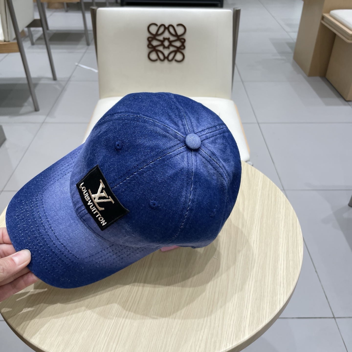  LV路易威登官网同步高版本 新款牛仔棒球帽🧢
火爆技术升级，洗水牛仔风街头风十足
更符合现在时尚小哥哥