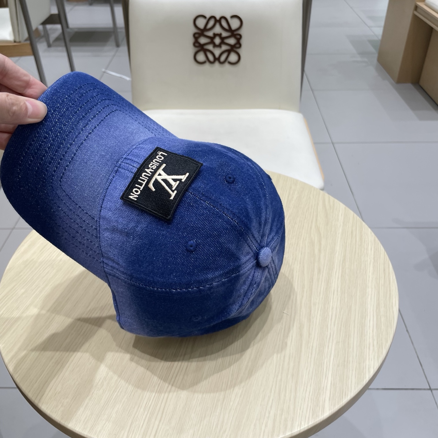  LV路易威登官网同步高版本 新款牛仔棒球帽🧢
火爆技术升级，洗水牛仔风街头风十足
更符合现在时尚小哥哥