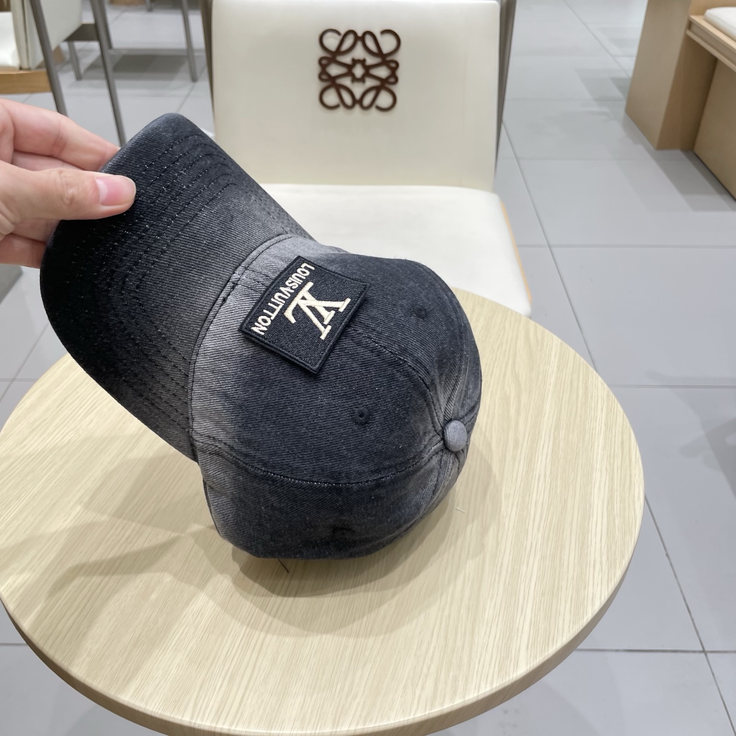  LV路易威登官网同步高版本 新款牛仔棒球帽🧢
火爆技术升级，洗水牛仔风街头风十足
更符合现在时尚小哥哥