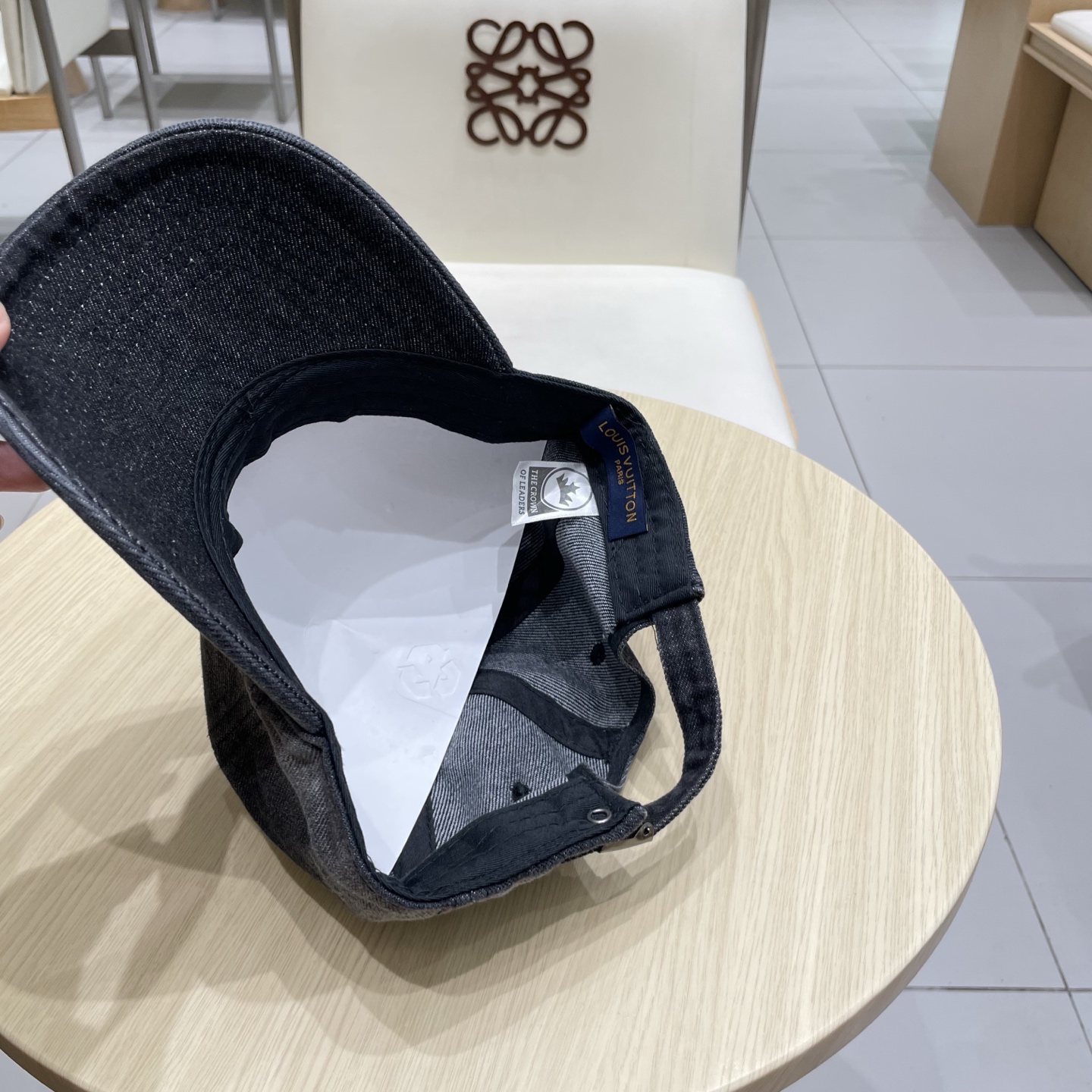  LV路易威登官网同步高版本 新款牛仔棒球帽🧢
火爆技术升级，洗水牛仔风街头风十足
更符合现在时尚小哥哥