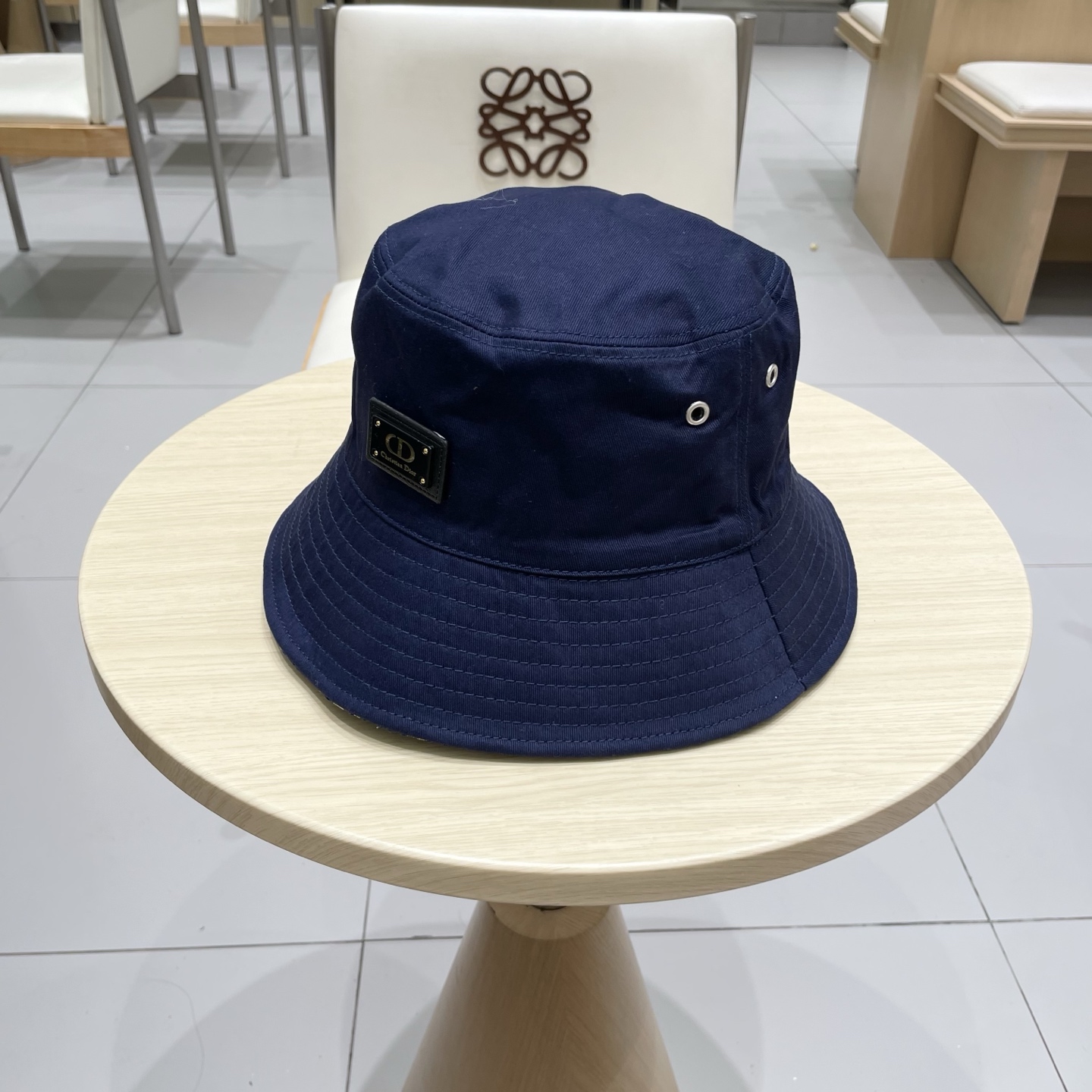 👒迪奥Dior👒 😍官网最新双面满印迪奥logo渔夫帽，防晒指数超高，特别显脸小，有型不软塌，可随意折叠