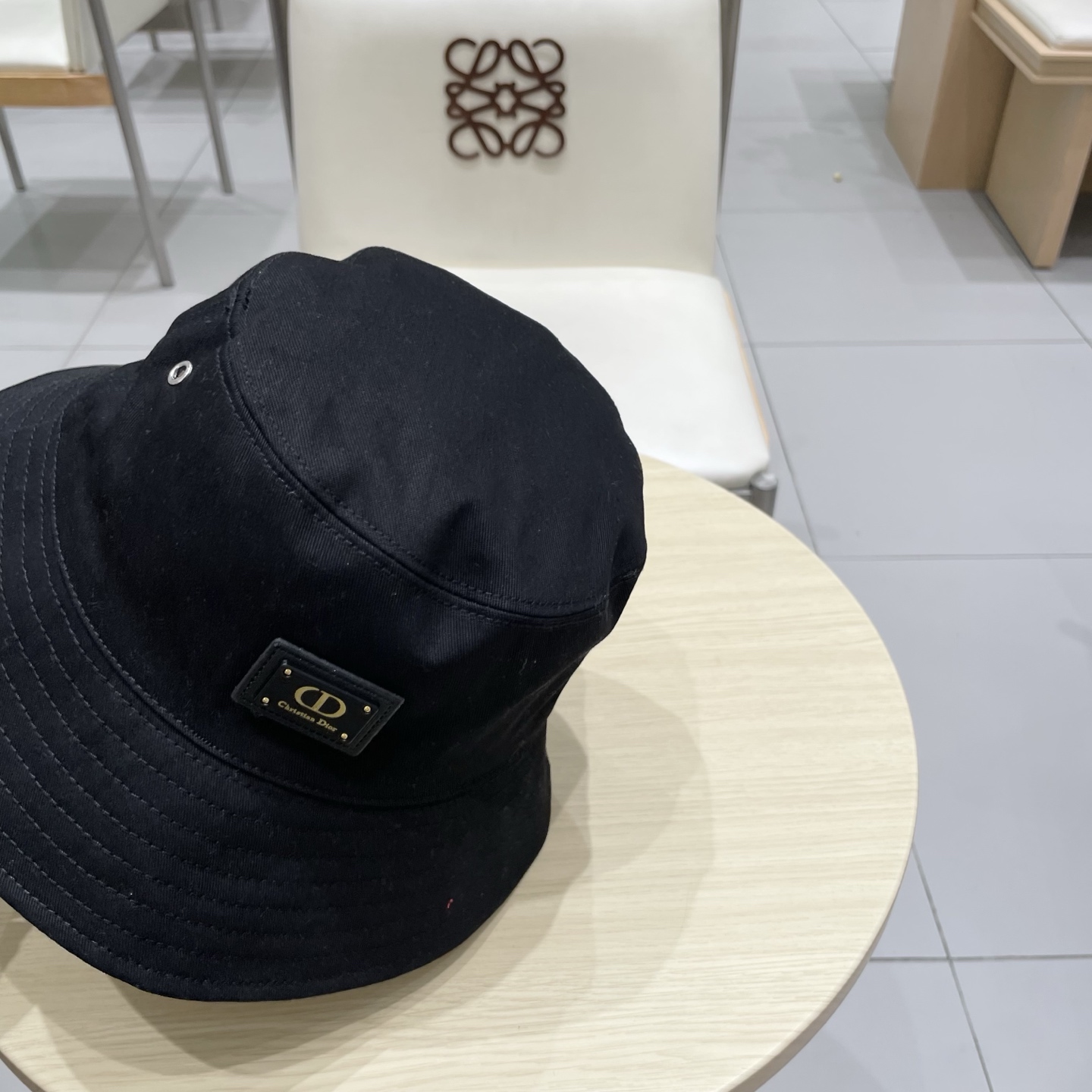 👒迪奥Dior👒 😍官网最新双面满印迪奥logo渔夫帽，防晒指数超高，特别显脸小，有型不软塌，可随意折叠