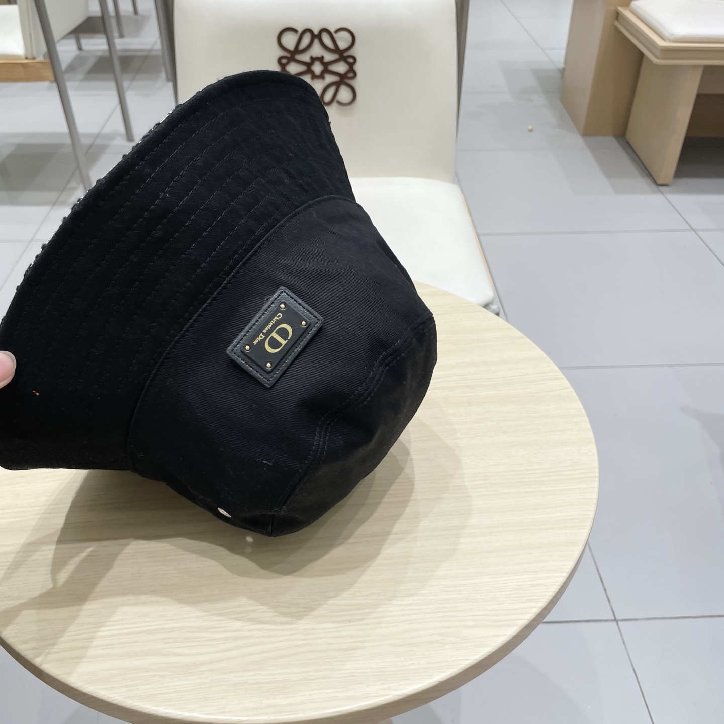 👒迪奥Dior👒 😍官网最新双面满印迪奥logo渔夫帽，防晒指数超高，特别显脸小，有型不软塌，可随意折叠