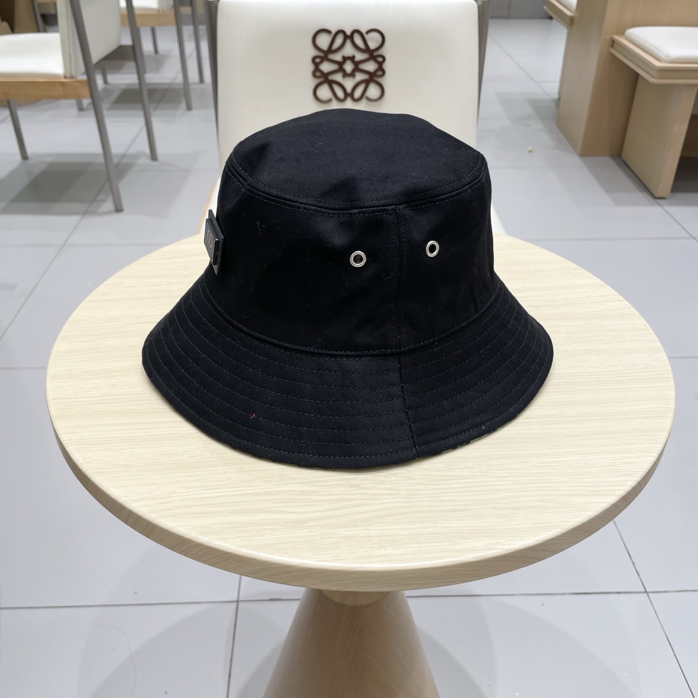 👒迪奥Dior👒 😍官网最新双面满印迪奥logo渔夫帽，防晒指数超高，特别显脸小，有型不软塌，可随意折叠