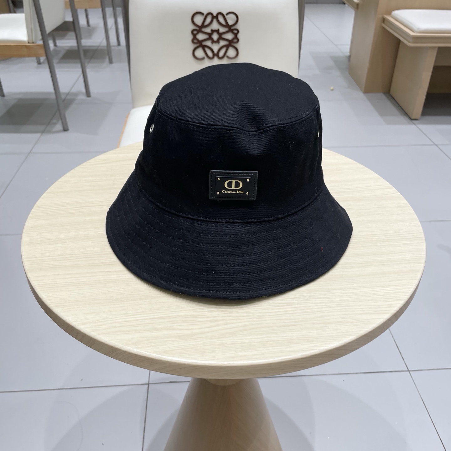 NO:350510,Dior official website latest double-sided full-indiced Dior logo fisherman hat, with a high sun protection index, especially small face, stylish and not soft, can be folded at will, convenient to carry hat, straw hat, fisherman hat, baseball hat, hat, dior, dior, espadrilles, hats迪奥Dior 官网最新双面满印迪奥logo渔夫帽,防晒指数超高,特别显脸小,有型不软塌,可随意折叠,携带方便帽子草帽渔夫帽棒球帽,帽子,dior,dior,espadrilles,hats,hat