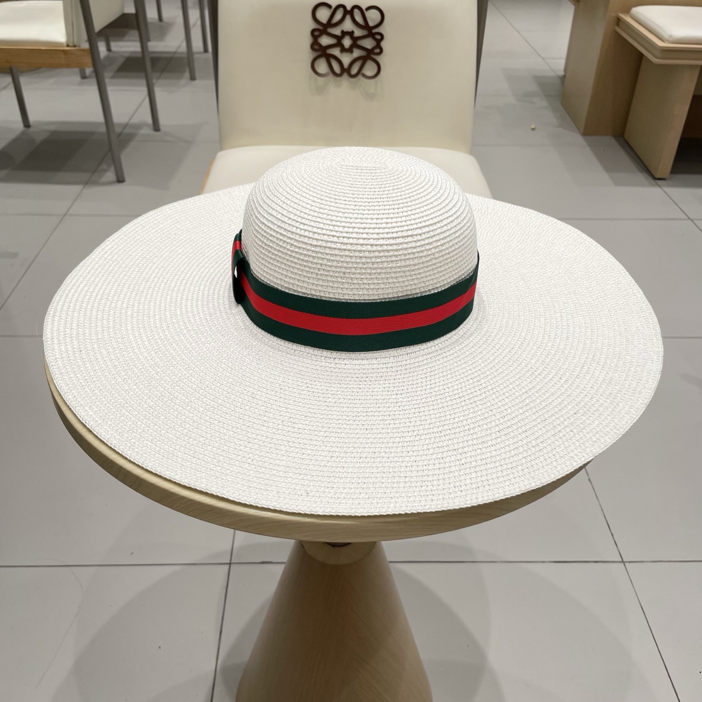 Gucci古奇新款圆顶大帽檐草帽，，帽型超赞