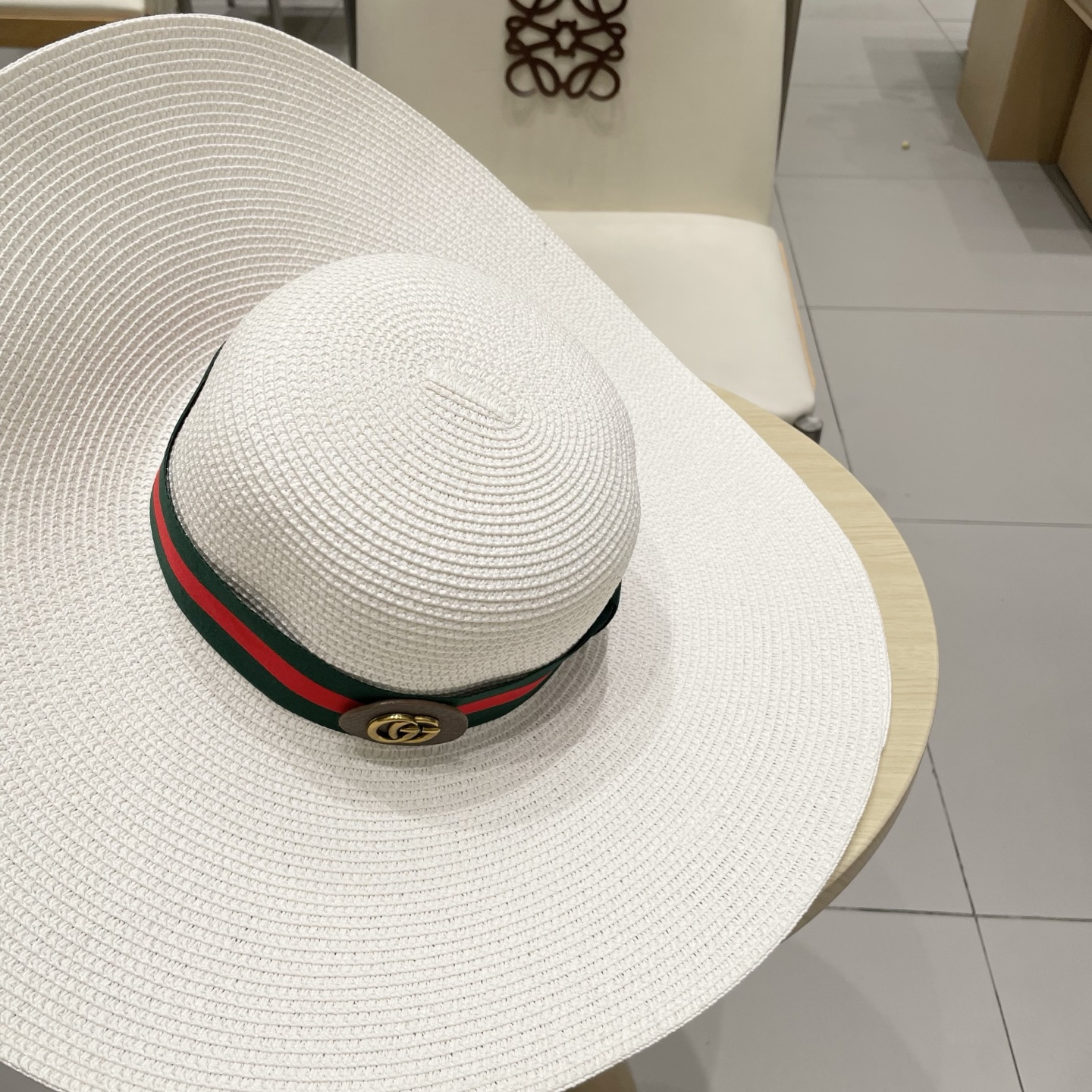 Gucci古奇新款圆顶大帽檐草帽，，帽型超赞