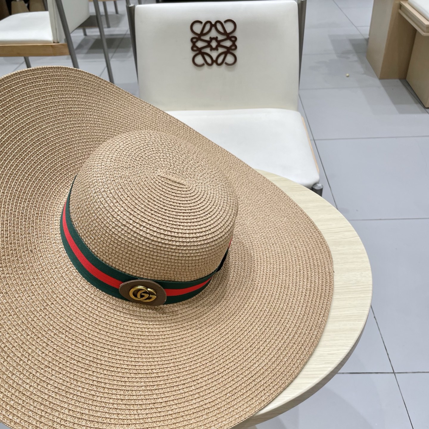 Gucci古奇新款圆顶大帽檐草帽，，帽型超赞