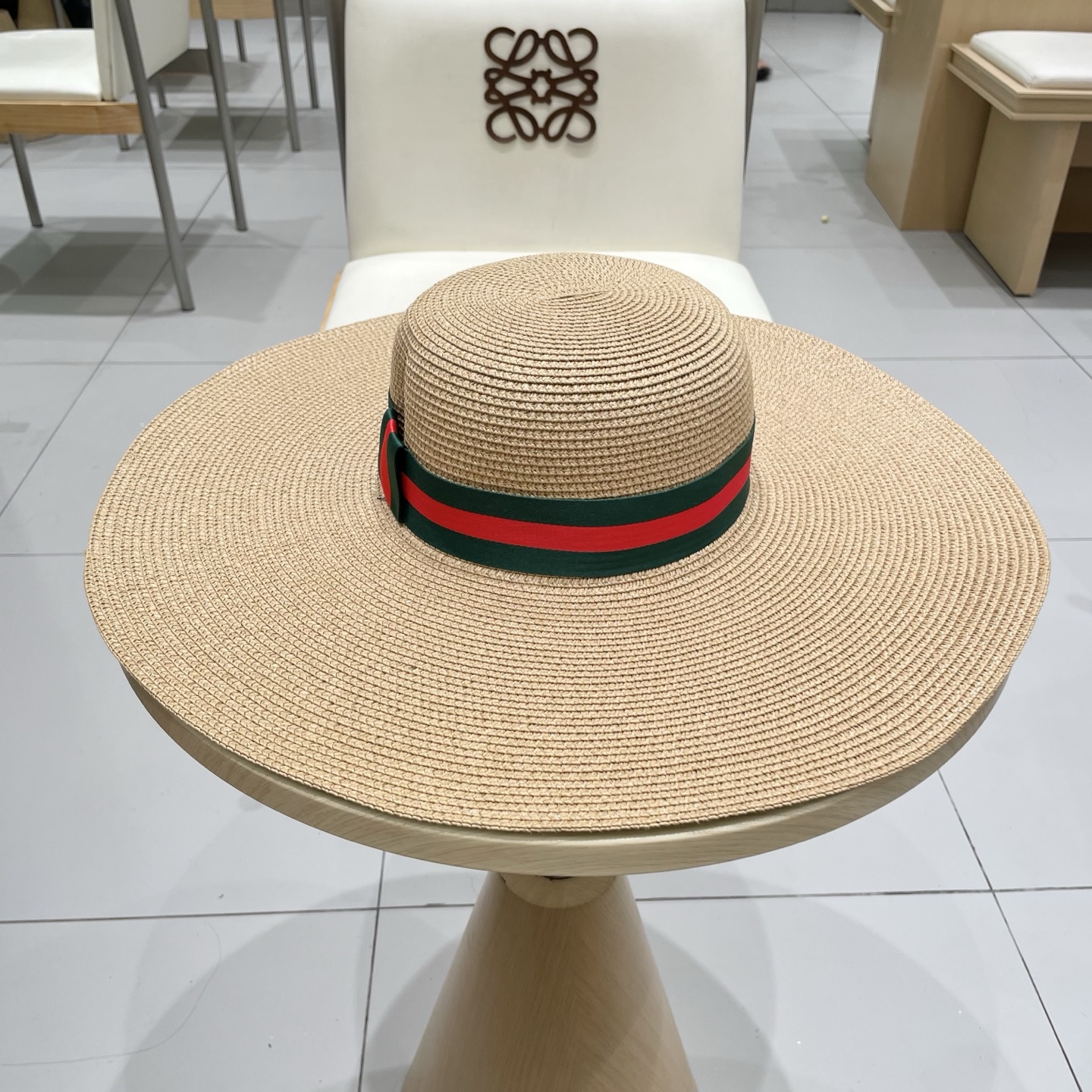 Gucci古奇新款圆顶大帽檐草帽，，帽型超赞