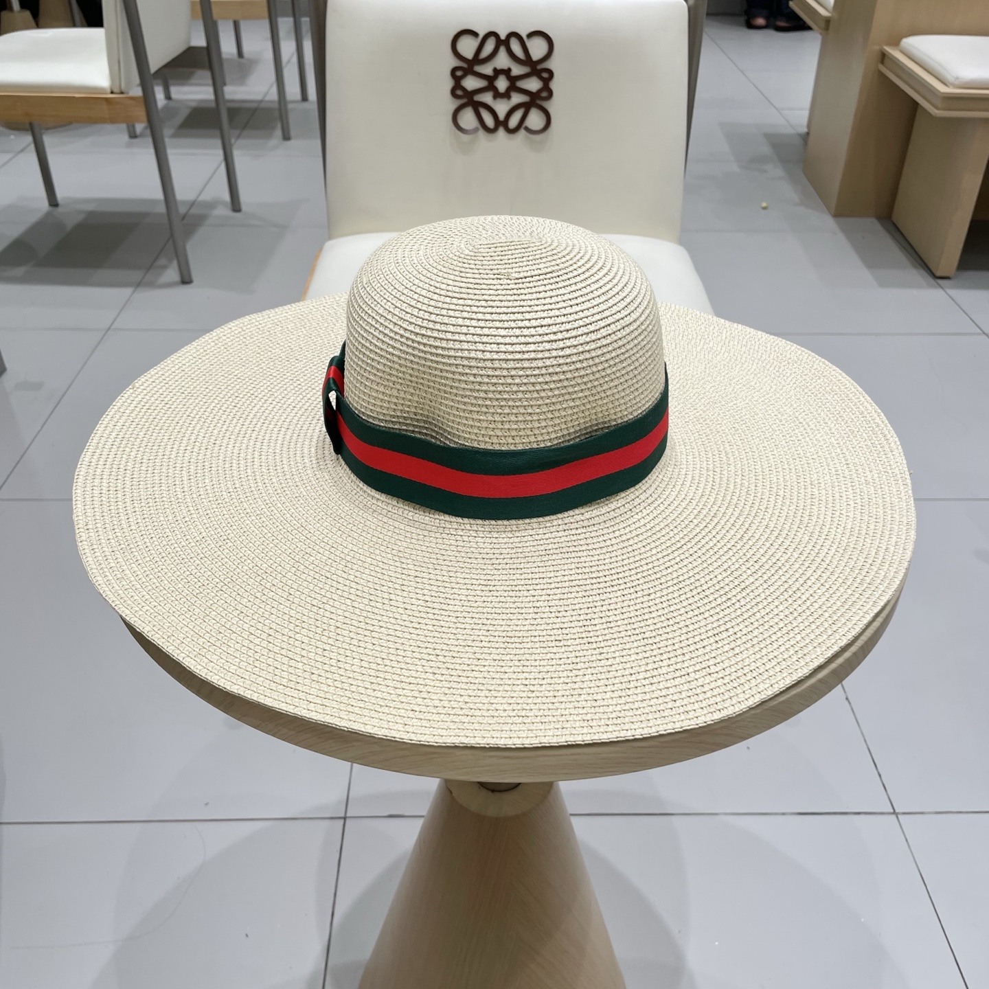 Gucci古奇新款圆顶大帽檐草帽，，帽型超赞