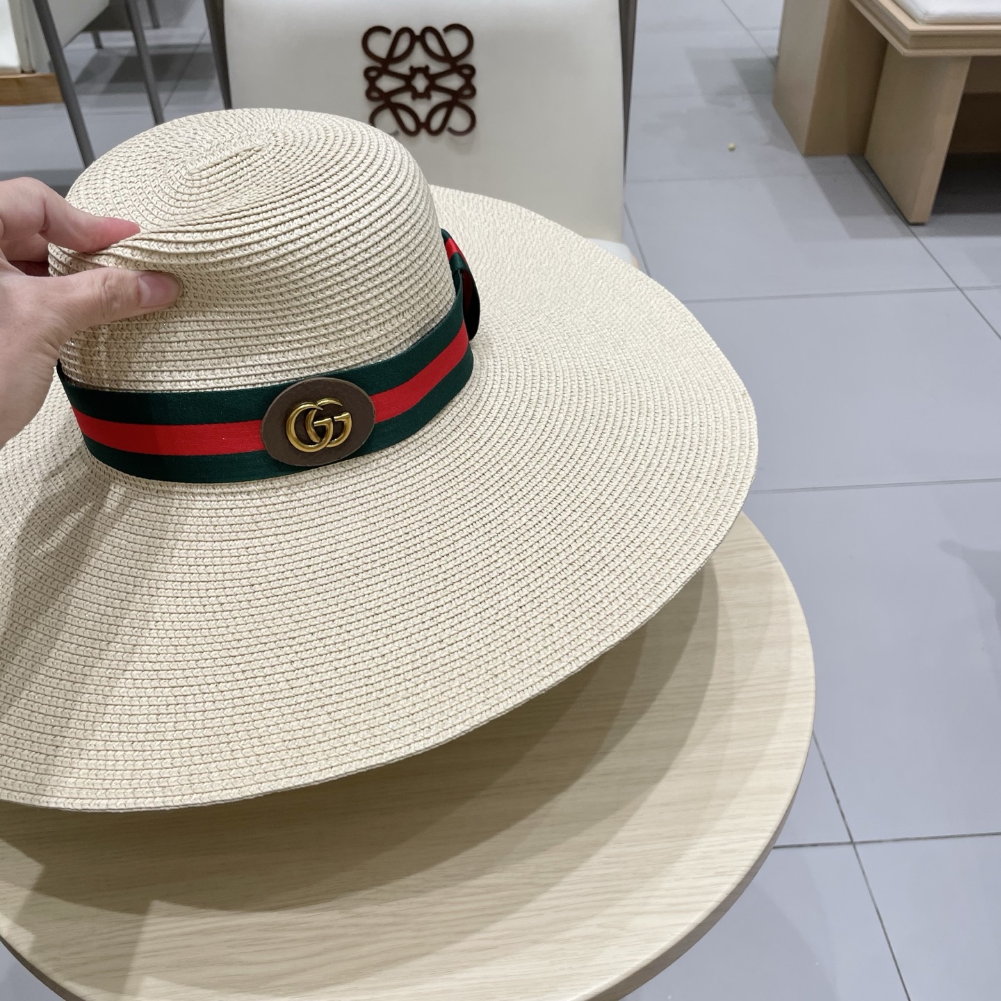 Gucci古奇新款圆顶大帽檐草帽，，帽型超赞