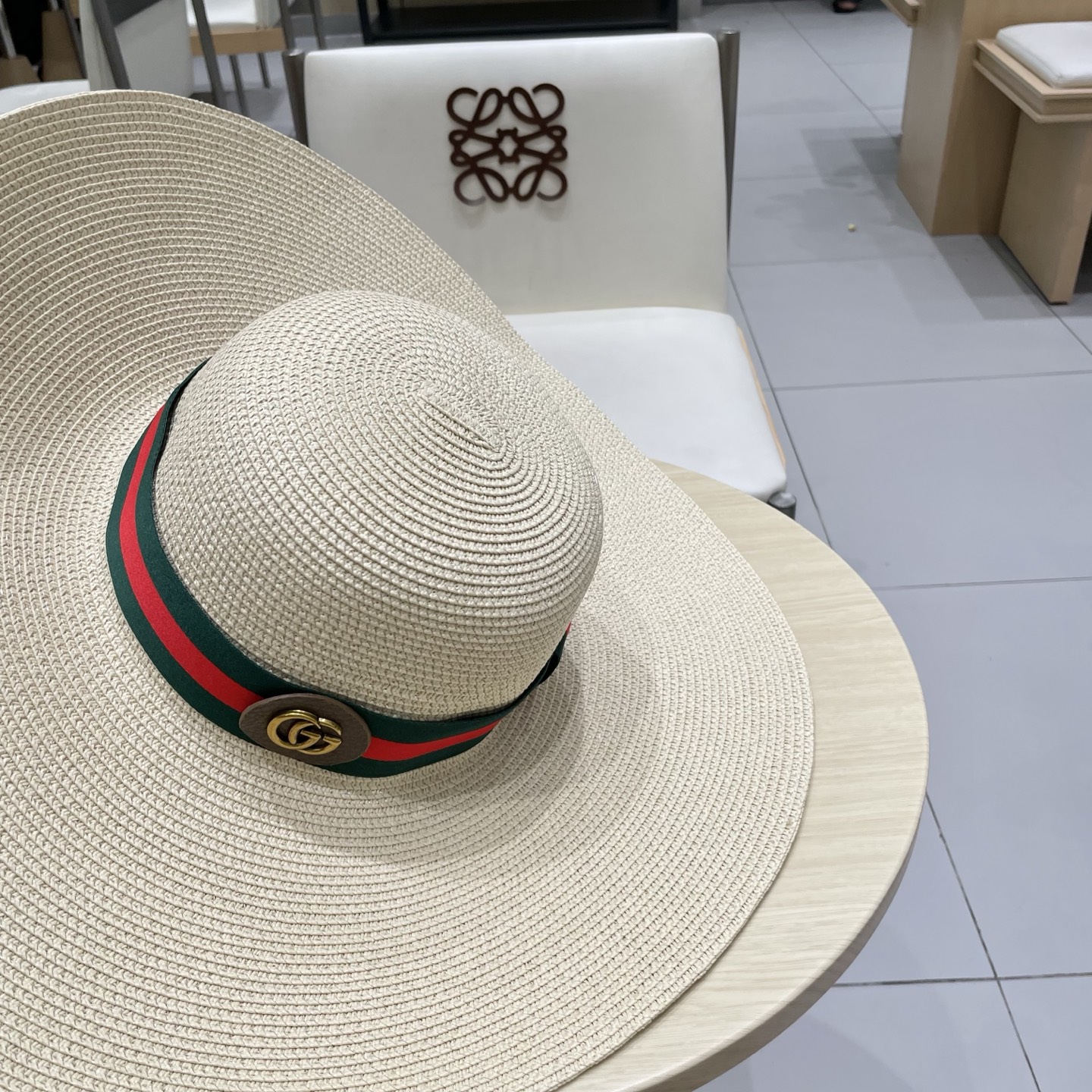 Gucci古奇新款圆顶大帽檐草帽，，帽型超赞