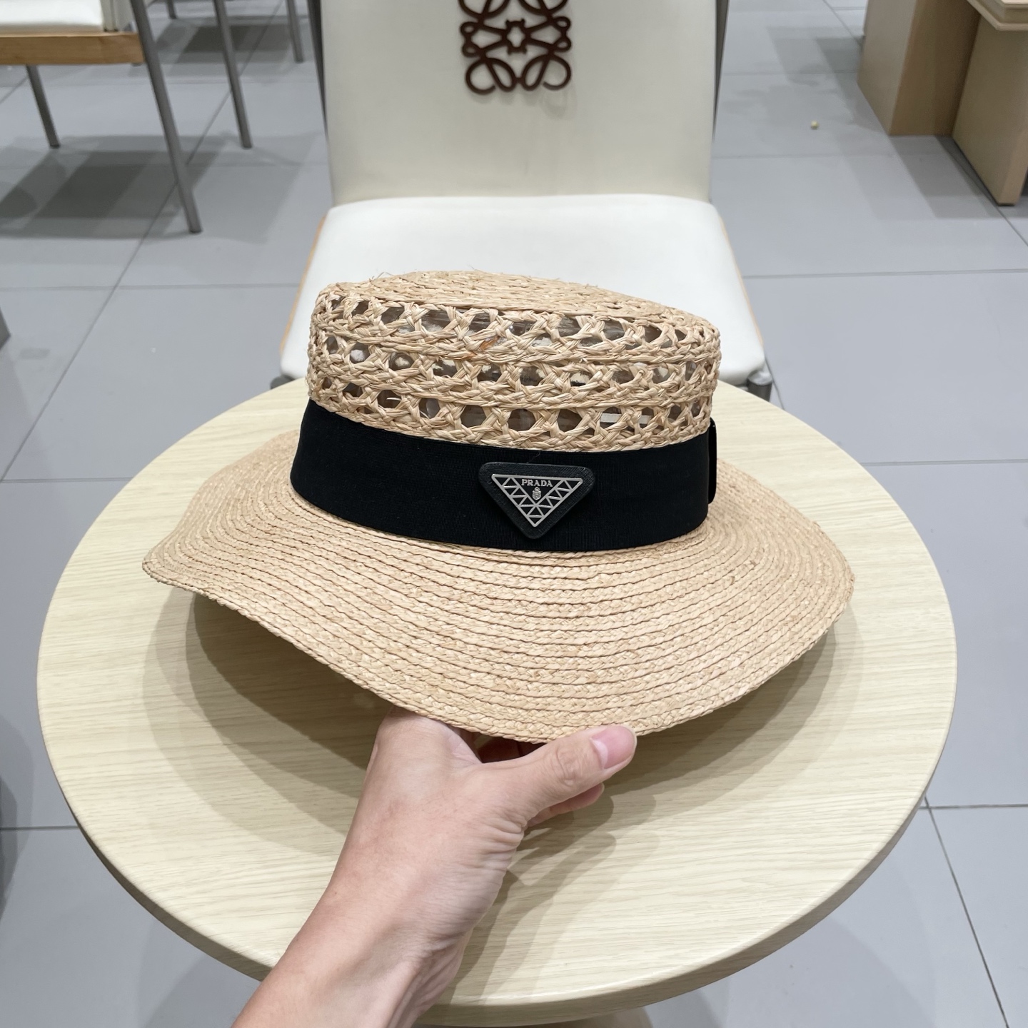 普拉达Prada新款拉菲草镂空草帽 夏天海边首选～明星同款～大牌简约