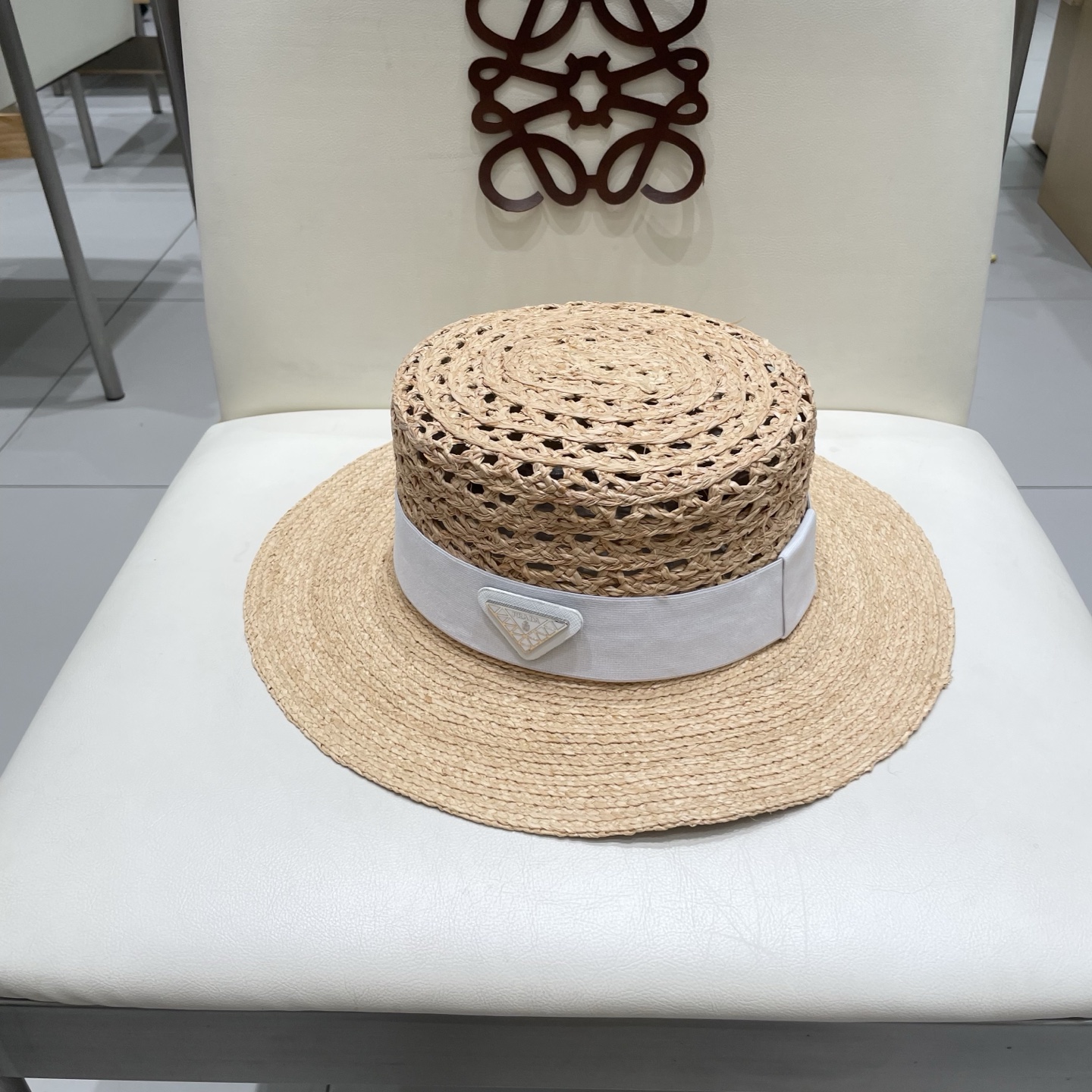 普拉达Prada新款拉菲草镂空草帽 夏天海边首选～明星同款～大牌简约