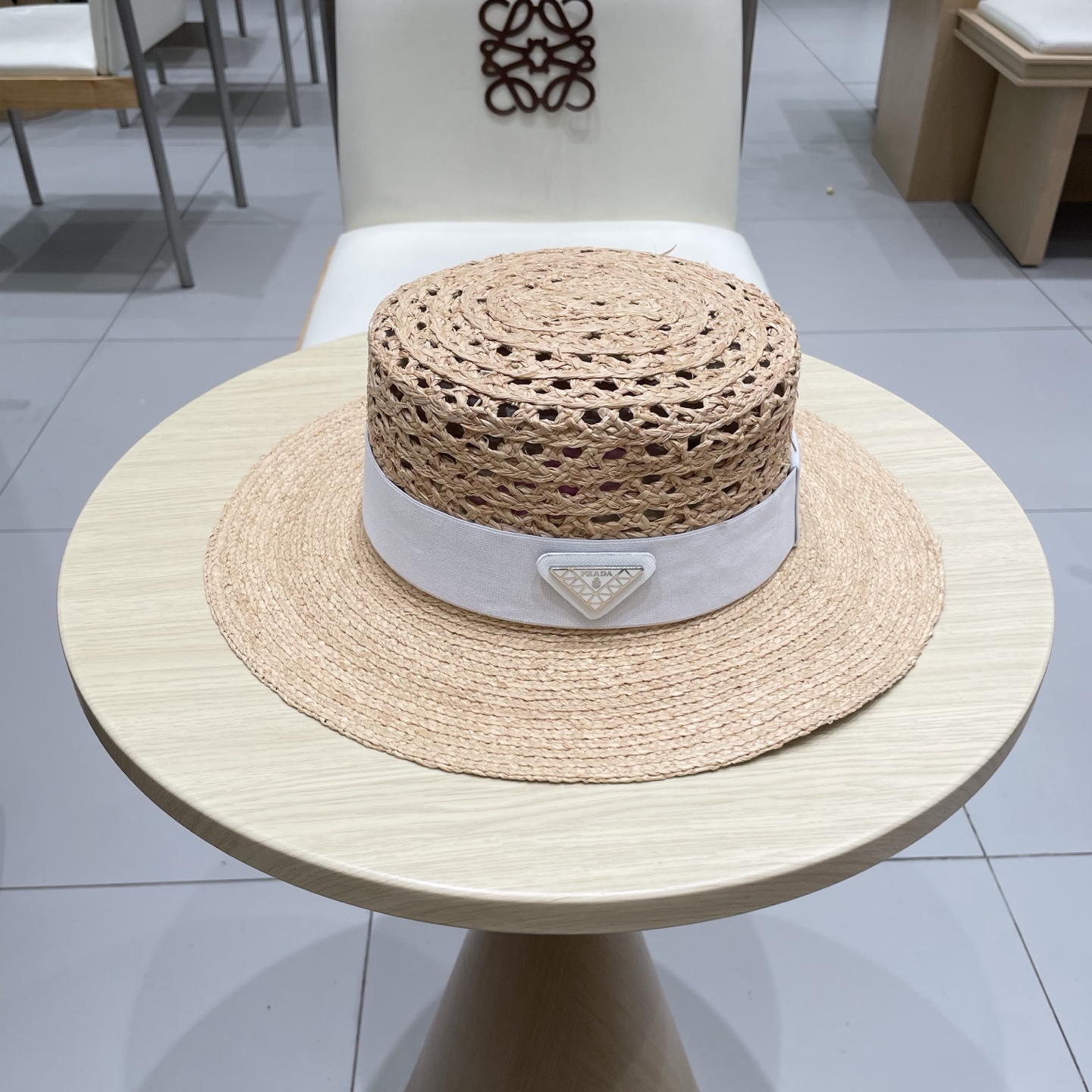 普拉达Prada新款拉菲草镂空草帽 夏天海边首选～明星同款～大牌简约